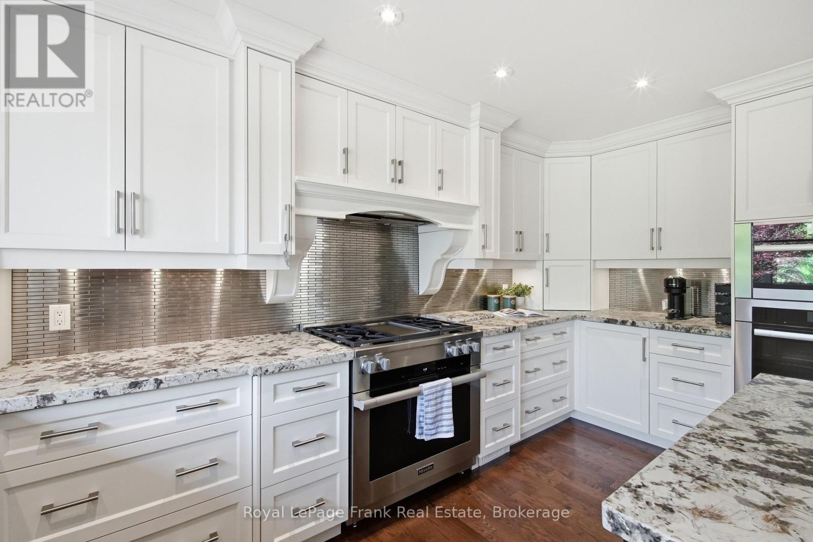 5 Craig Court, Clarington, Ontario  L1C 4H6 - Photo 9 - E13710884