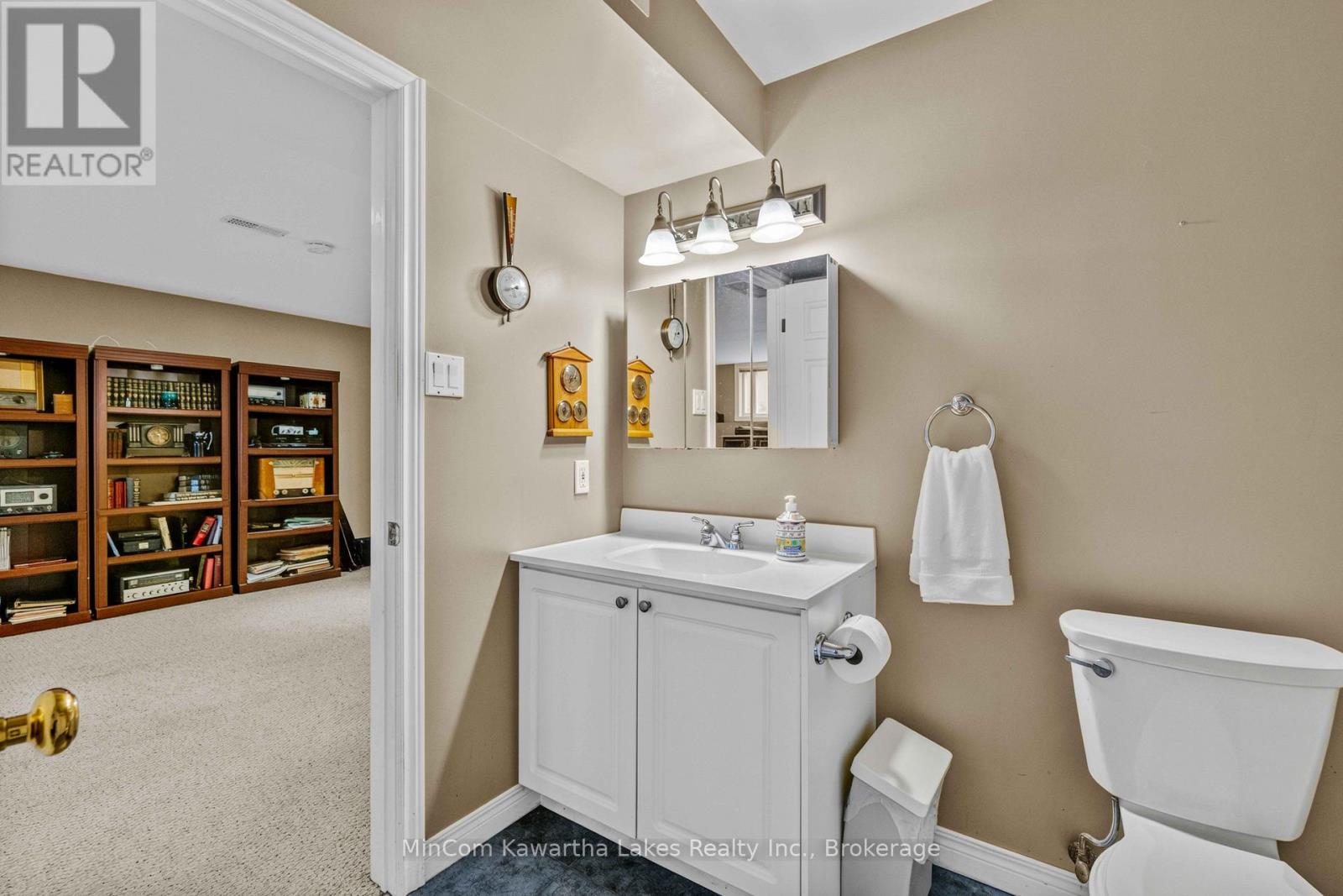 1069 Silverdale Road, Peterborough (Otonabee Ward 1), Ontario  K9J 7W5 - Photo 33 - X13710886