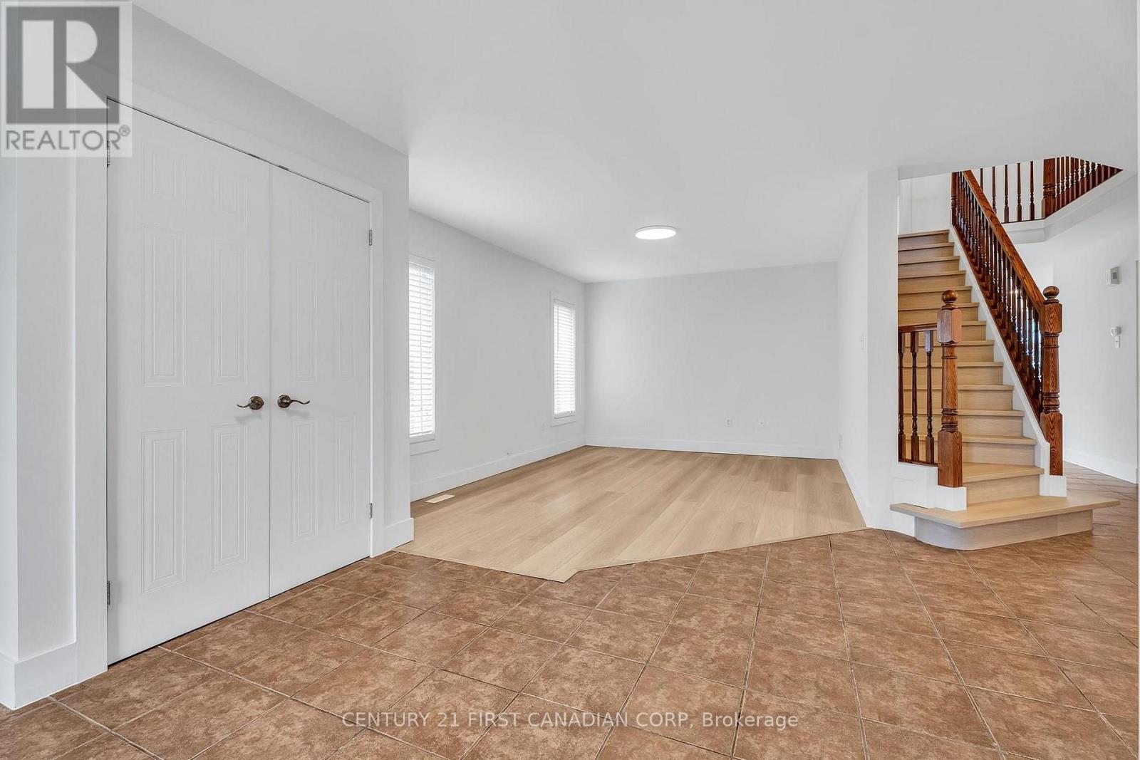 799 Oakcrossing Road, London North, Ontario  N6H 5V9 - Photo 3 - X13710894
