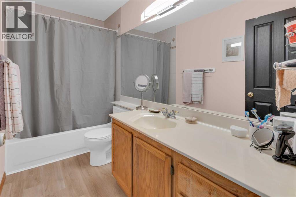 4 Hamptons Heath Nw, Calgary, Alberta  T3A 5E8 - Photo 30 - A2316726