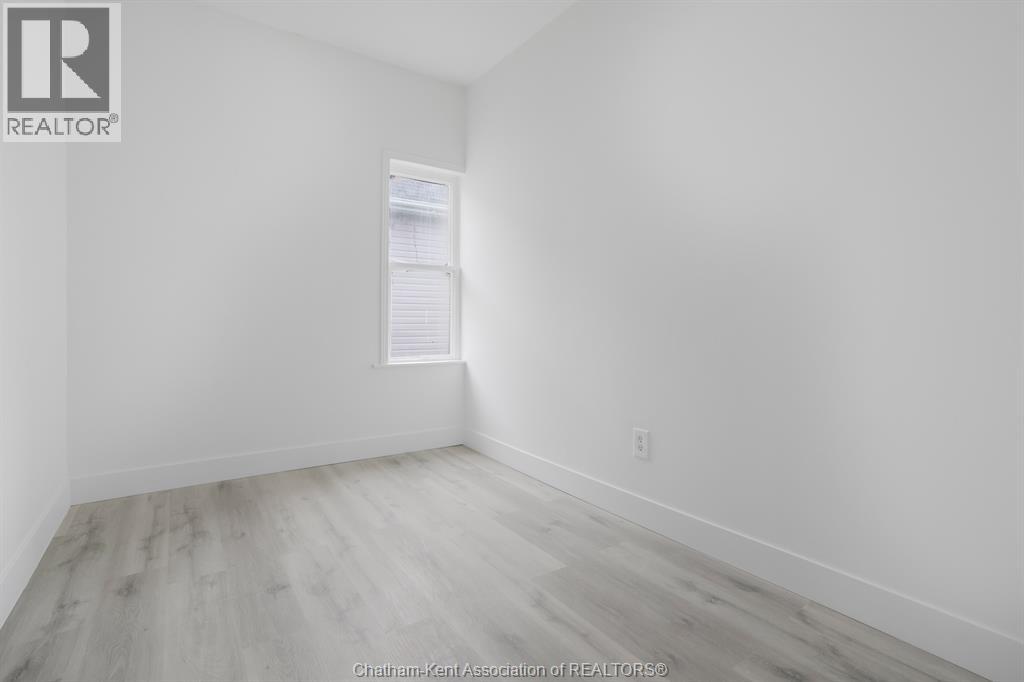320 Lafontaine Street, Wallaceburg, Ontario  N8A 4H9 - Photo 32 - 26020621