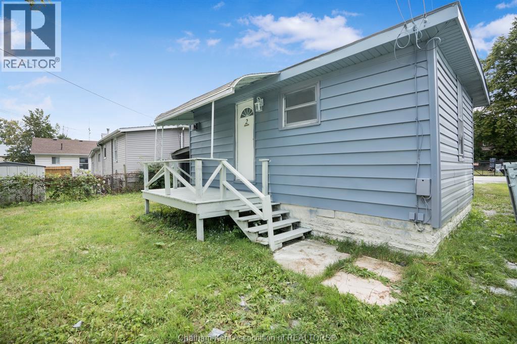 320 Lafontaine Street, Wallaceburg, Ontario  N8A 4H9 - Photo 38 - 26020621
