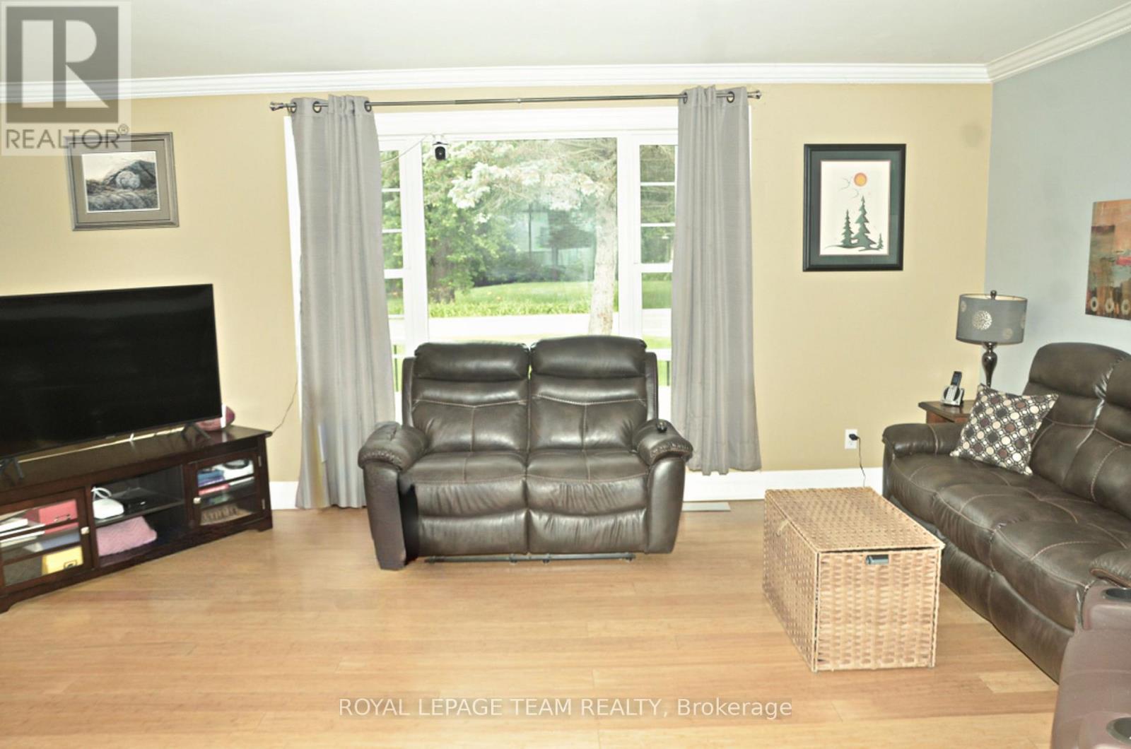 12078 Lakeshore Drive E, South Dundas, Ontario  K0C 1X0 - Photo 15 - X13710874