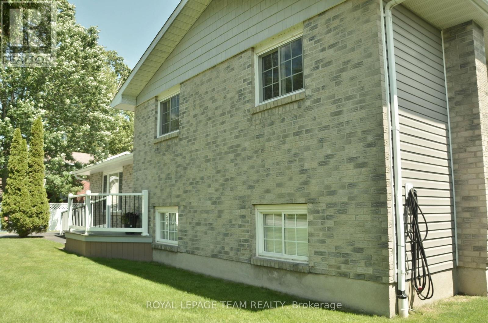 12078 Lakeshore Drive E, South Dundas, Ontario  K0C 1X0 - Photo 31 - X13710874