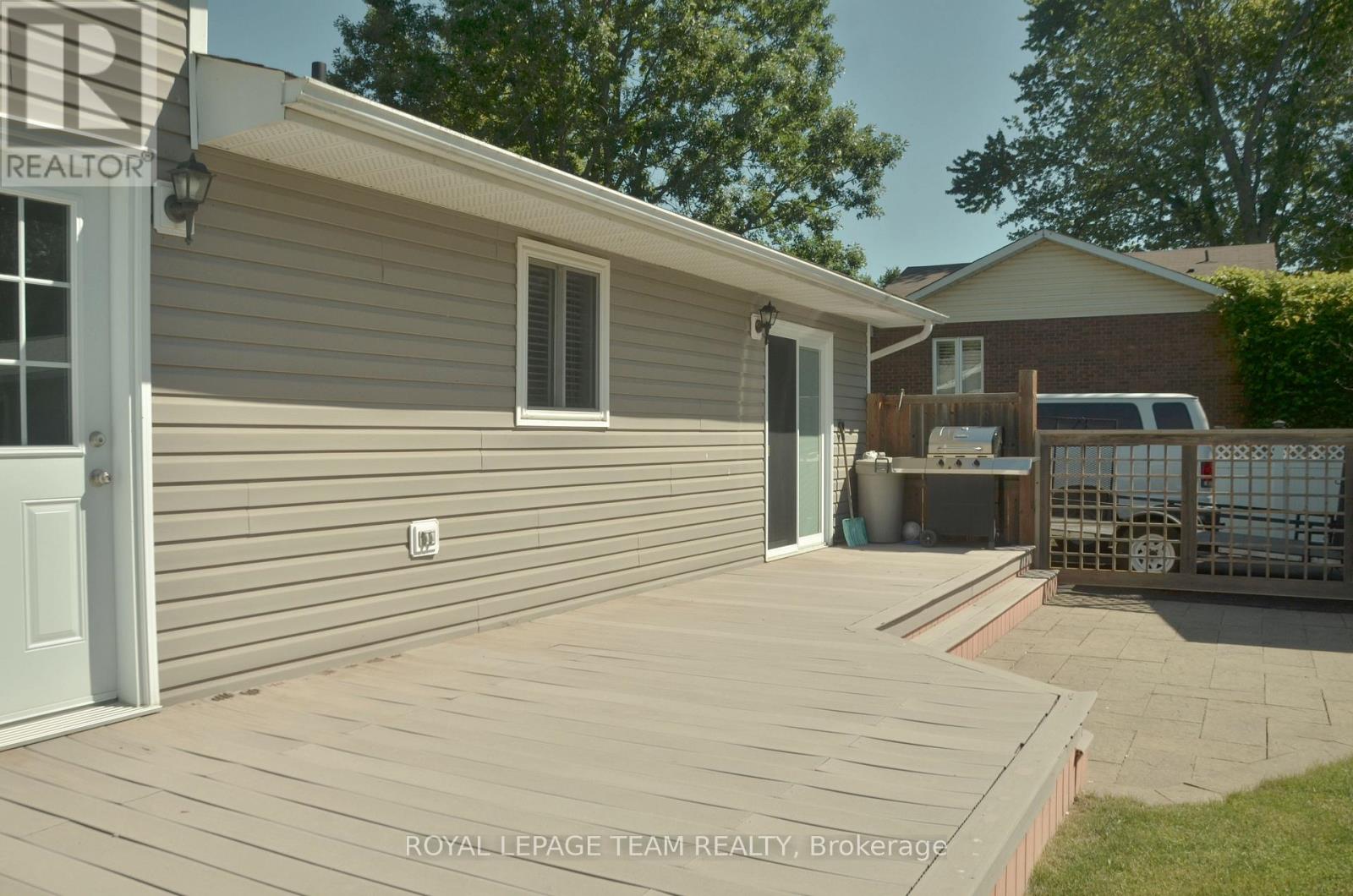 12078 Lakeshore Drive E, South Dundas, Ontario  K0C 1X0 - Photo 34 - X13710874