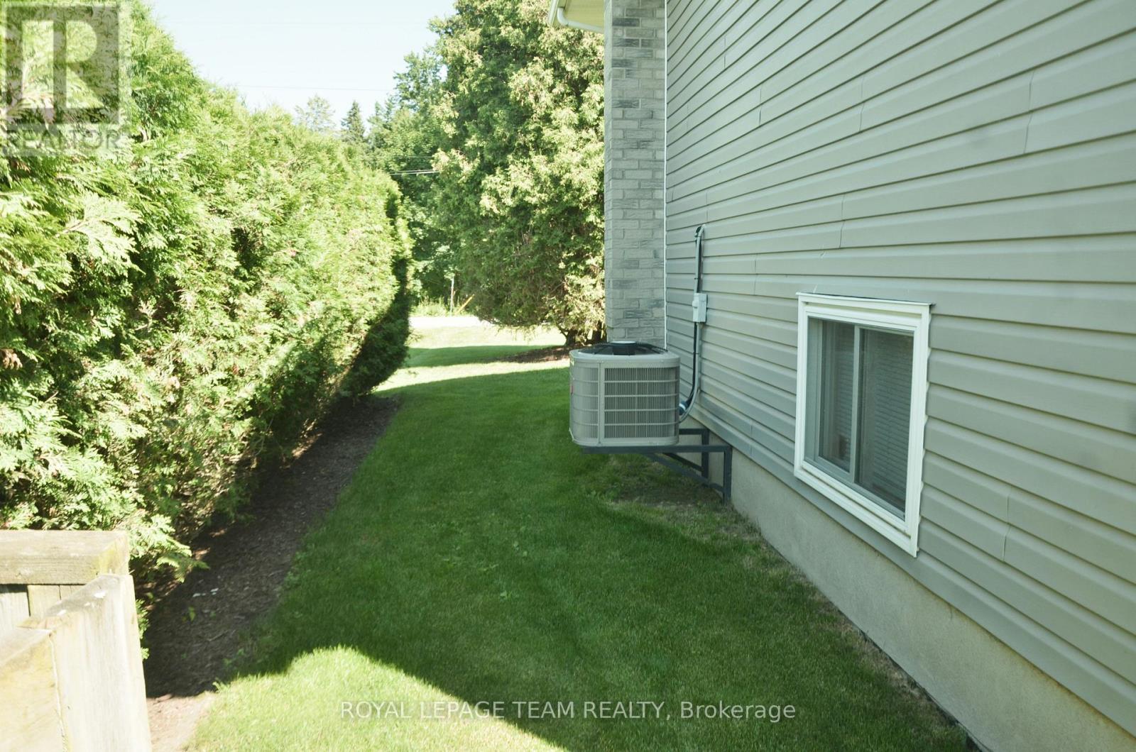 12078 Lakeshore Drive E, South Dundas, Ontario  K0C 1X0 - Photo 36 - X13710874
