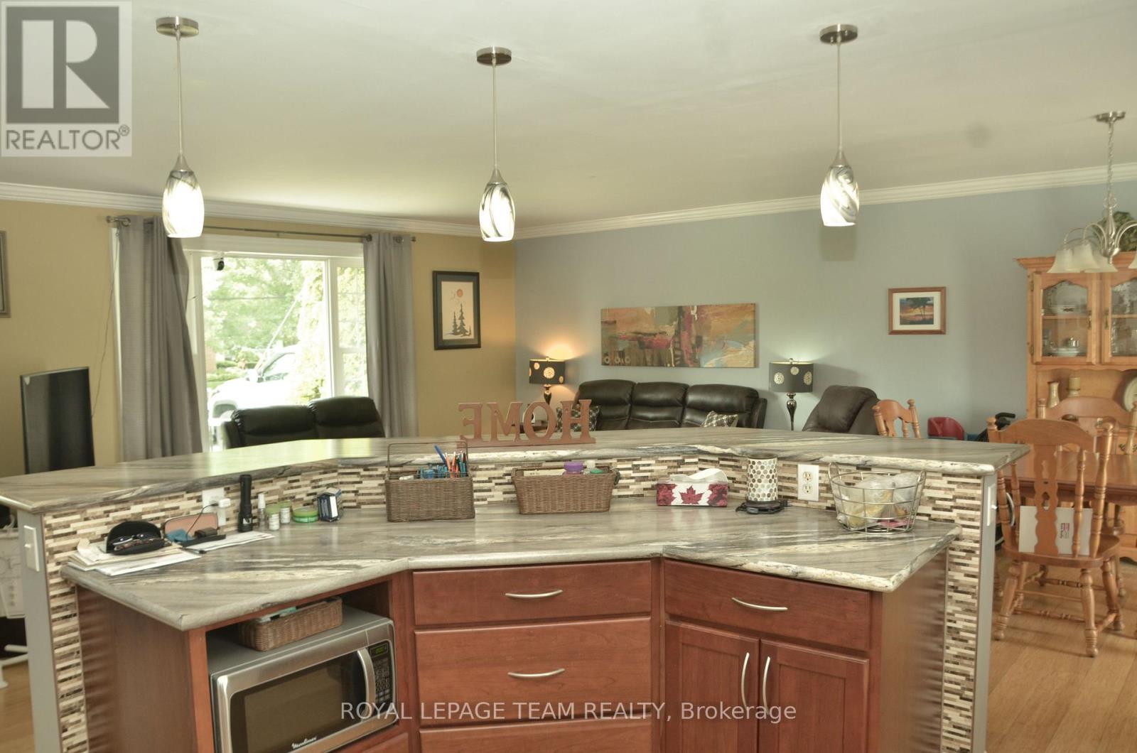 12078 Lakeshore Drive E, South Dundas, Ontario  K0C 1X0 - Photo 7 - X13710874