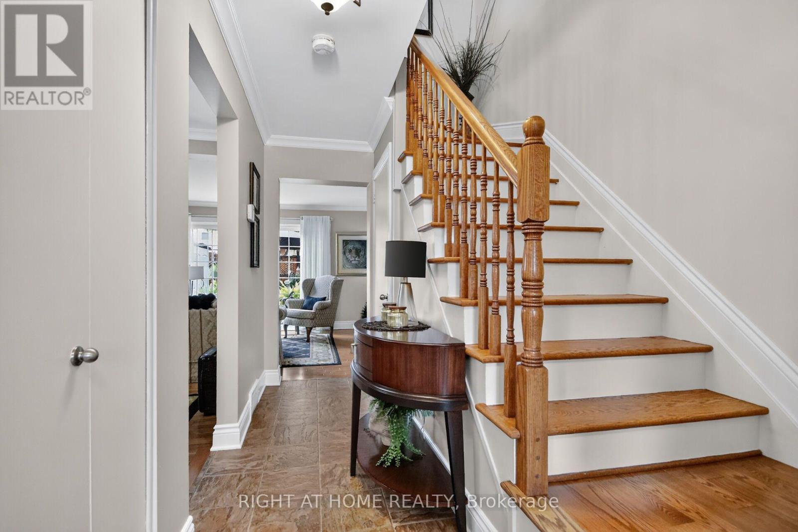 192 Monterey Drive, Ottawa, Ontario  K2H 7A8 - Photo 3 - X13710880