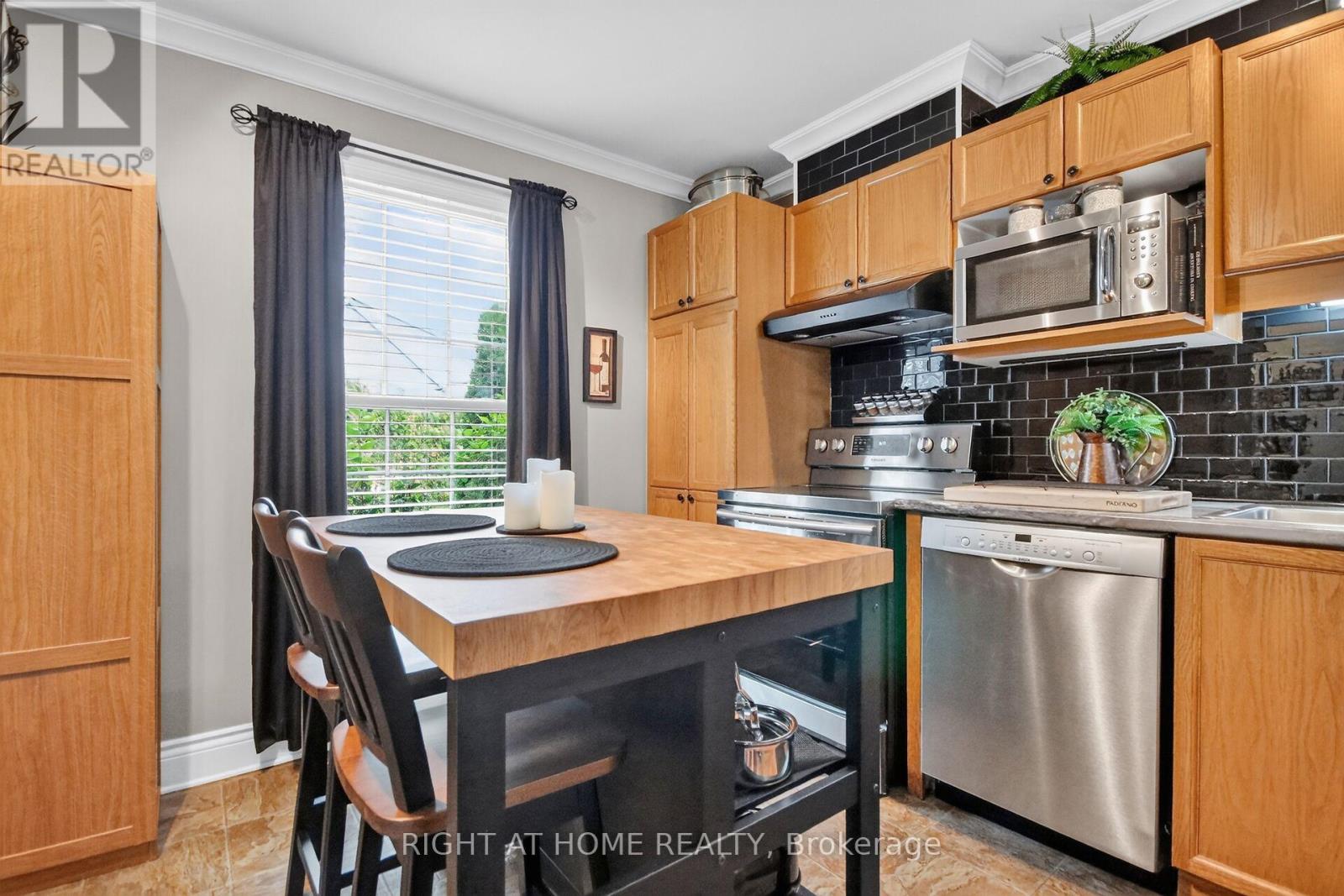 192 Monterey Drive, Ottawa, Ontario  K2H 7A8 - Photo 7 - X13710880