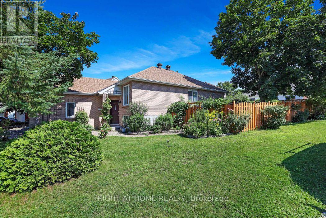53 Yoho Drive, Ottawa, Ontario  K2M 2R4 - Photo 3 - X13710896