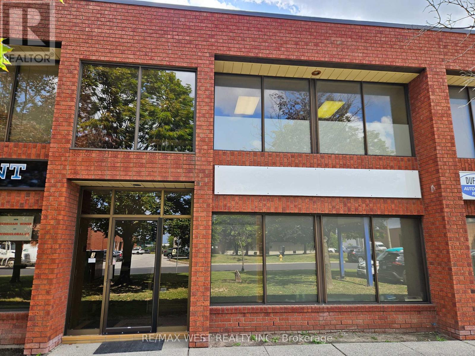 4A + 4B - 210 DRUMLIN CIRCLE, Vaughan, Ontario
