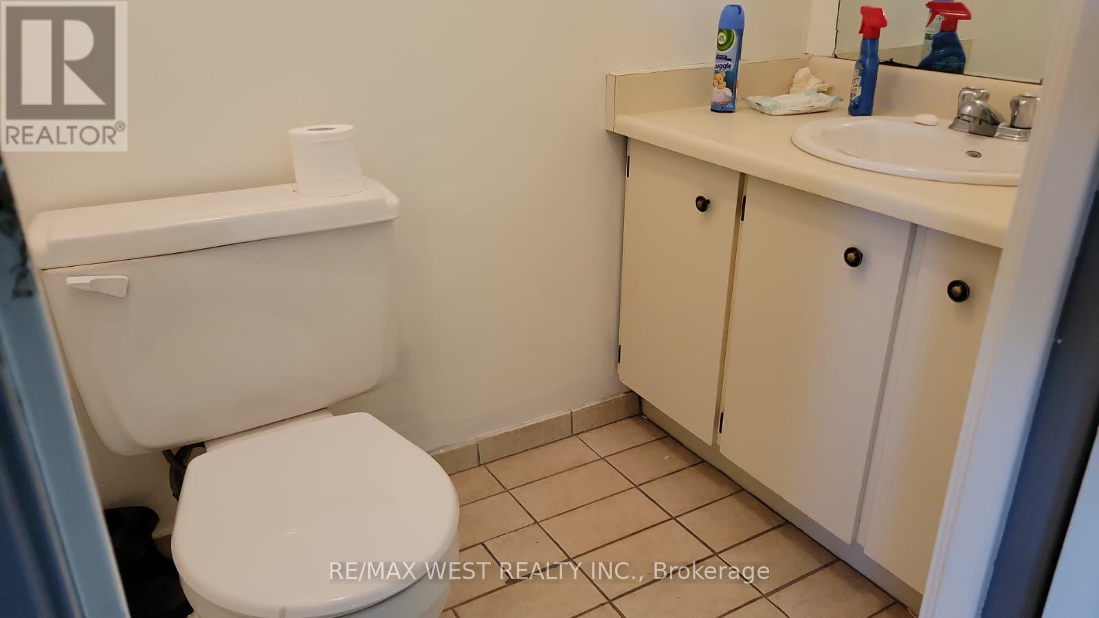 4 + 4b - 210 Drumlin Circle, Vaughan, Ontario  L4K 3E3 - Photo 36 - N13708736