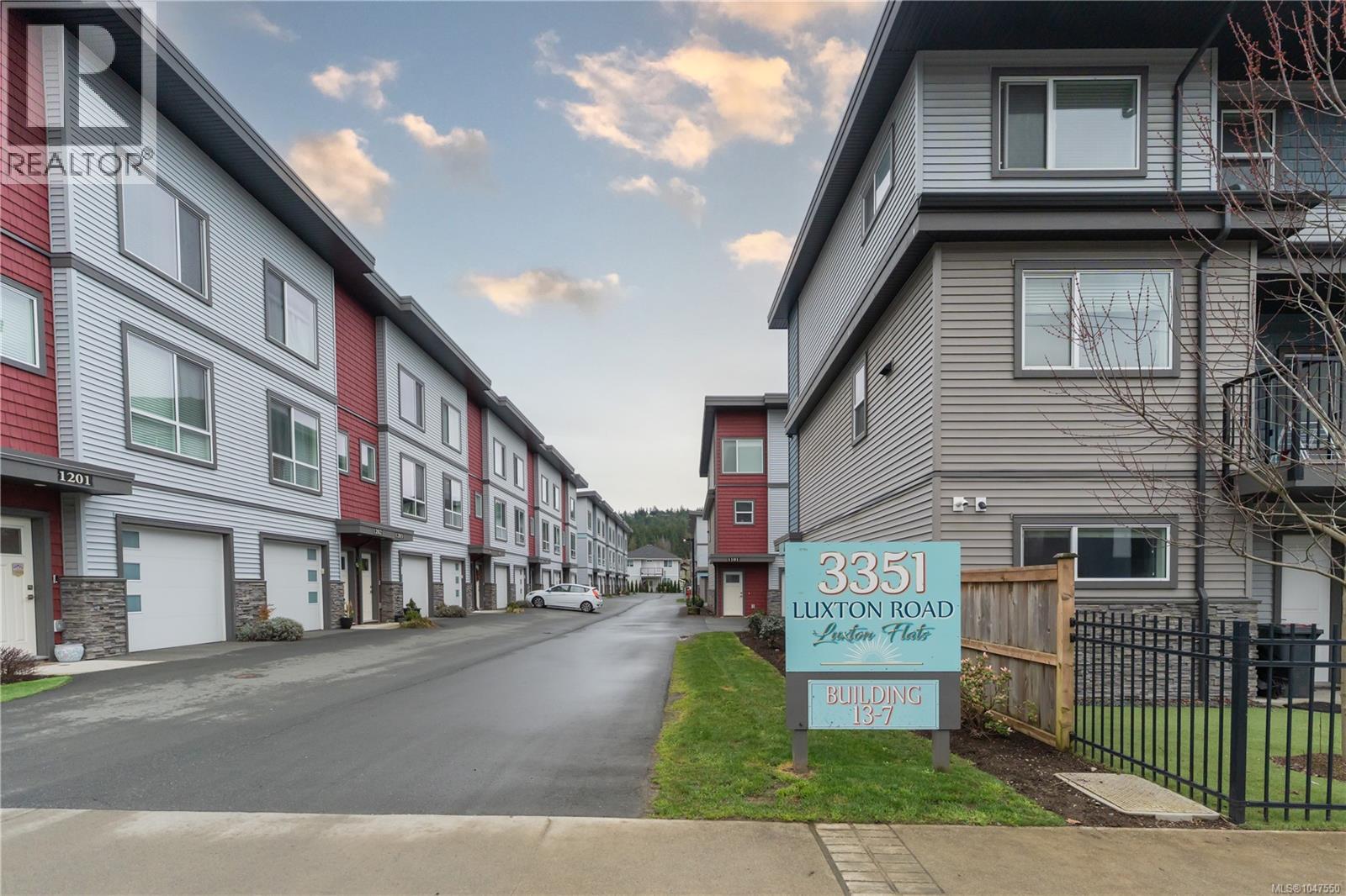 402 3351 Luxton Rd, Langford, British Columbia  V9C 0P2 - Photo 1 - 1047550