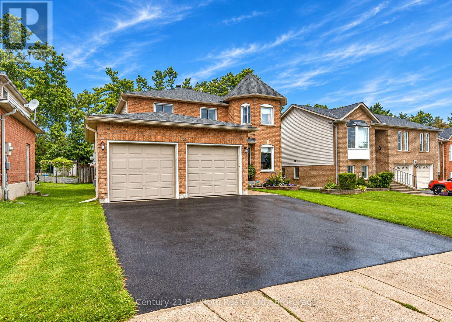 16 Frontier Avenue, Orillia, Ontario  L3V 7S8 - Photo 2 - S13710710