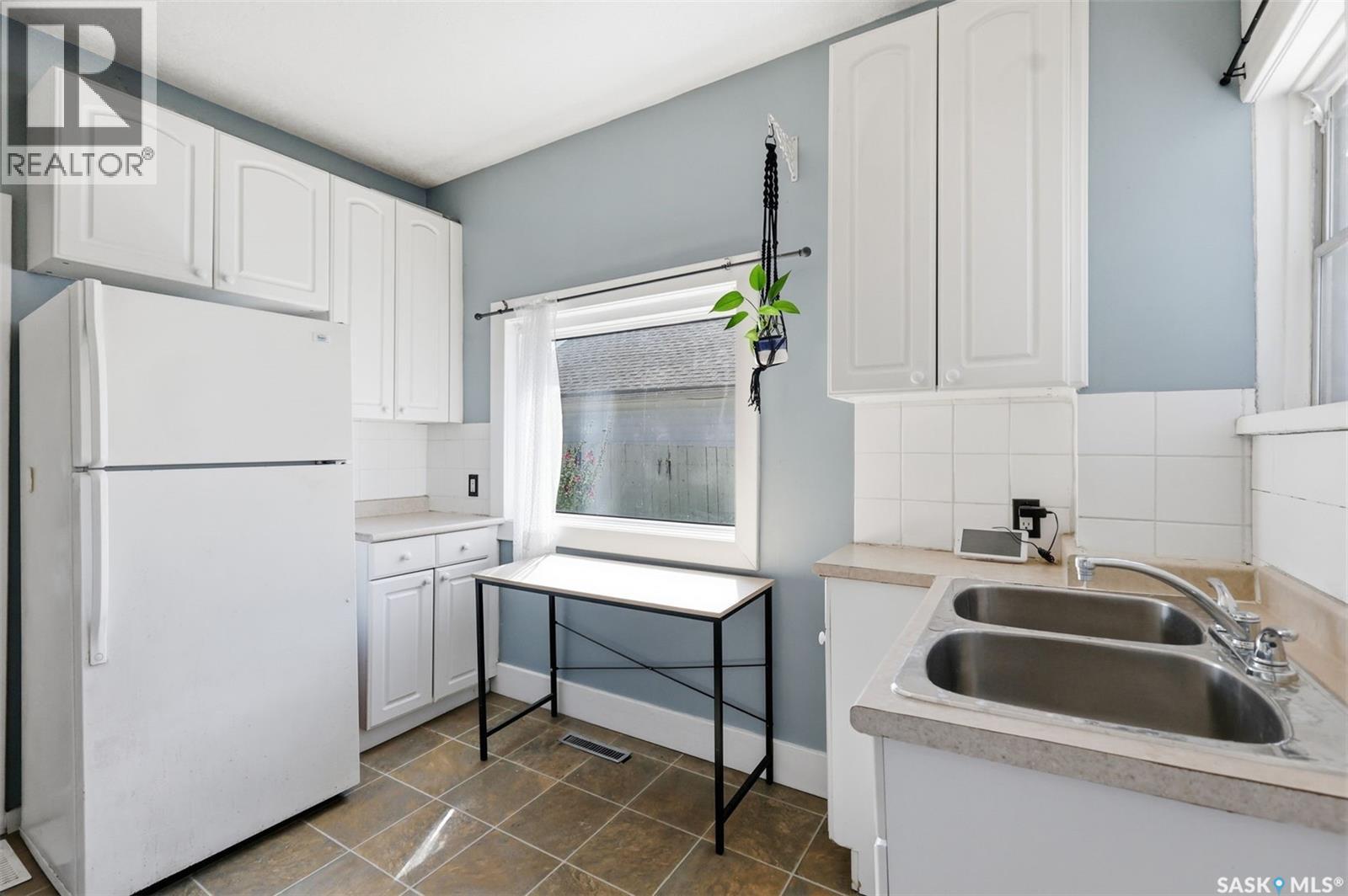 325 M Avenue N, Saskatoon, Saskatchewan  S7L 2S4 - Photo 12 - SK046506