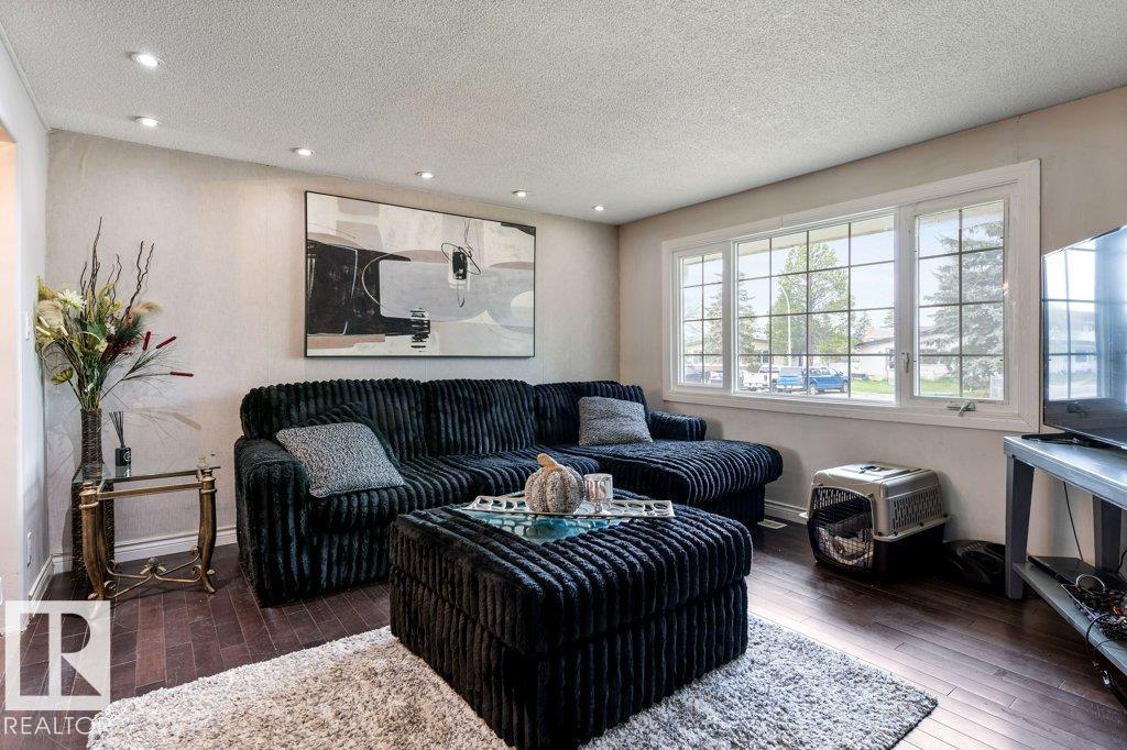 11447 39 Av NW, Edmonton, Alberta  T6J 0M5 - Photo 6 - E4500493