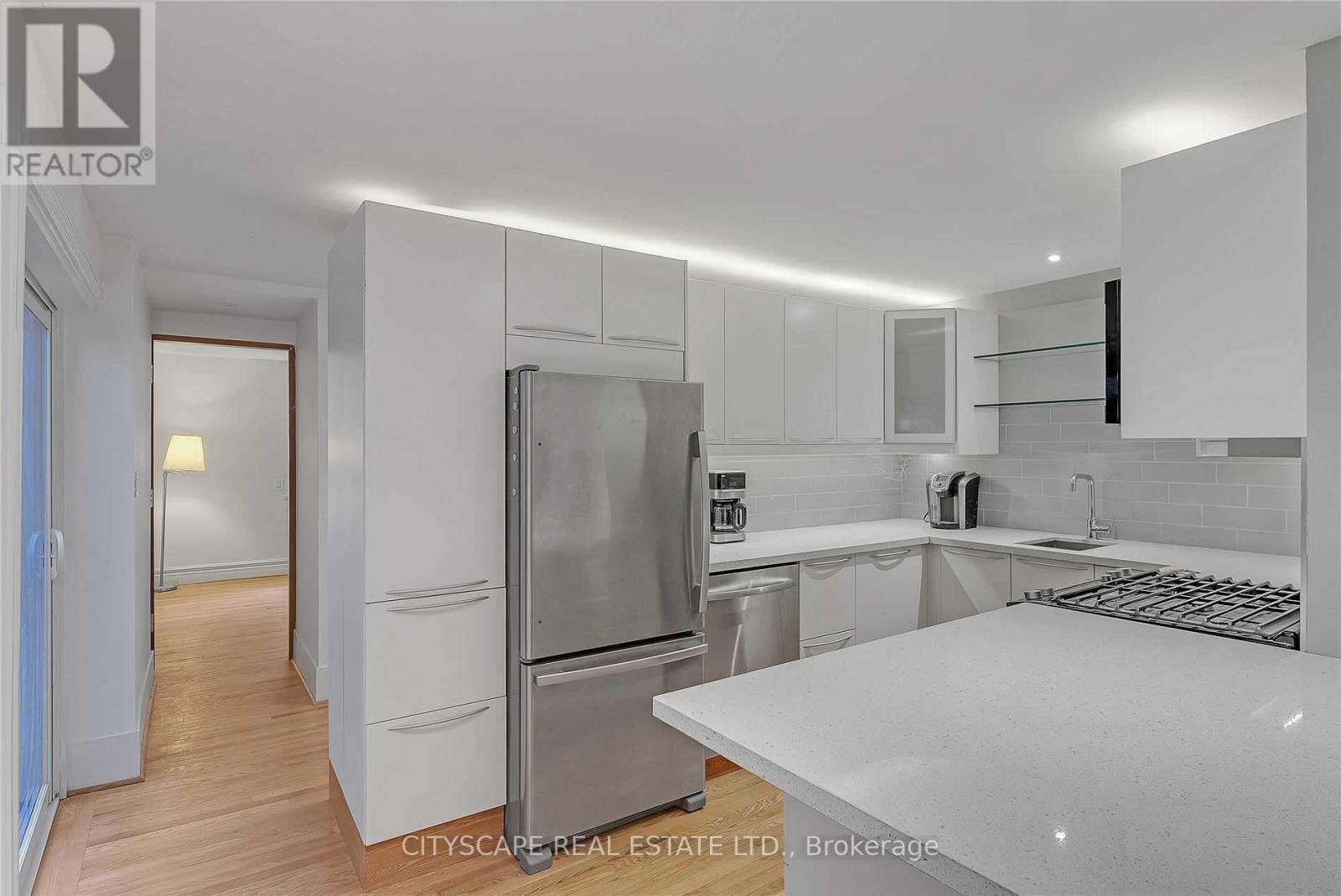 #2 Upper - 180 Strachan Avenue, Toronto, Ontario  M6J 2S9 - Photo 10 - C13710770