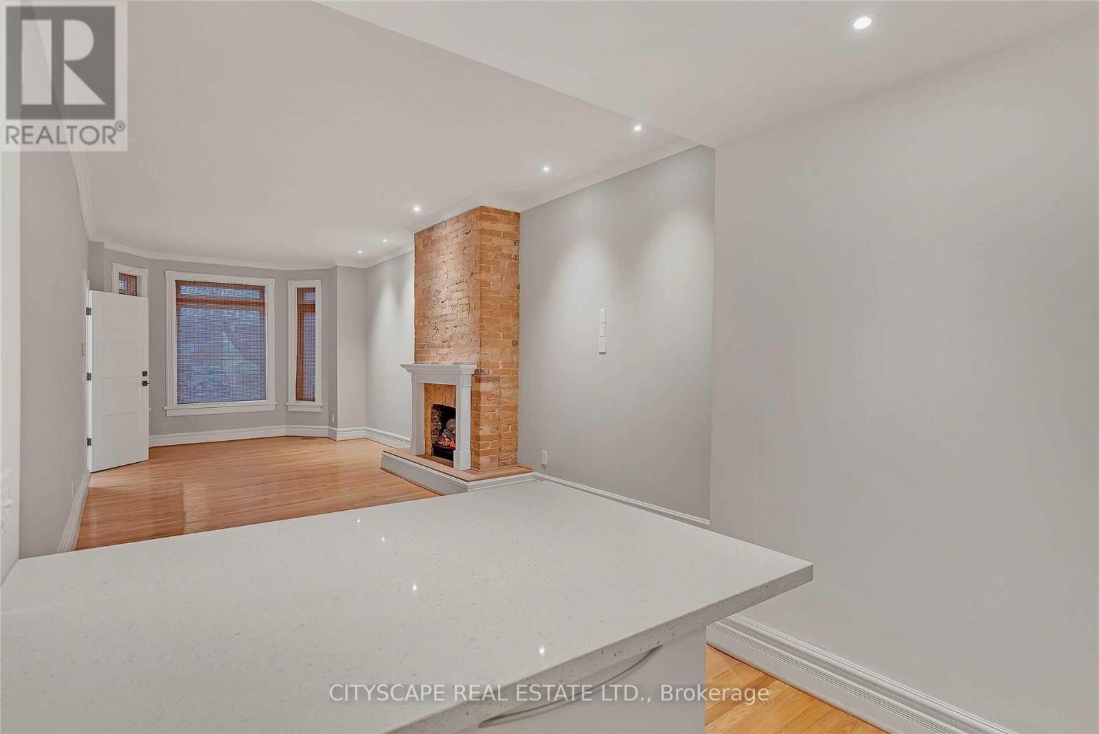 #2 Upper - 180 Strachan Avenue, Toronto, Ontario  M6J 2S9 - Photo 13 - C13710770