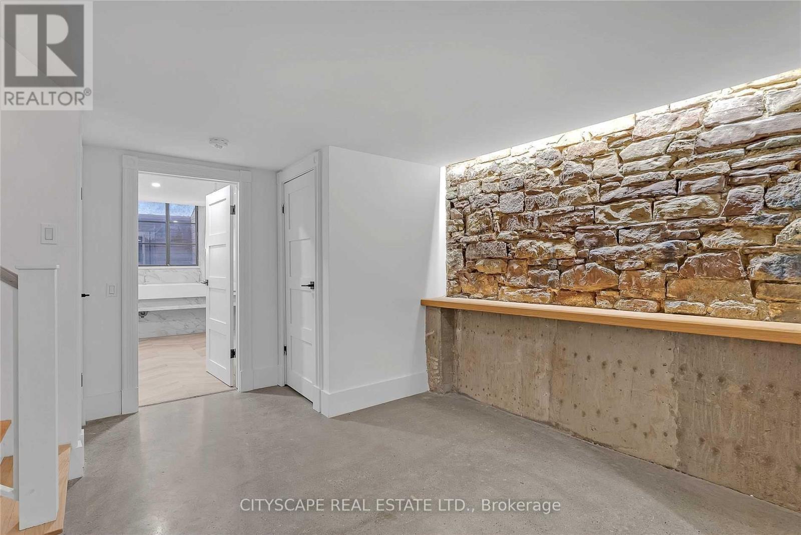 #2 Upper - 180 Strachan Avenue, Toronto, Ontario  M6J 2S9 - Photo 22 - C13710770