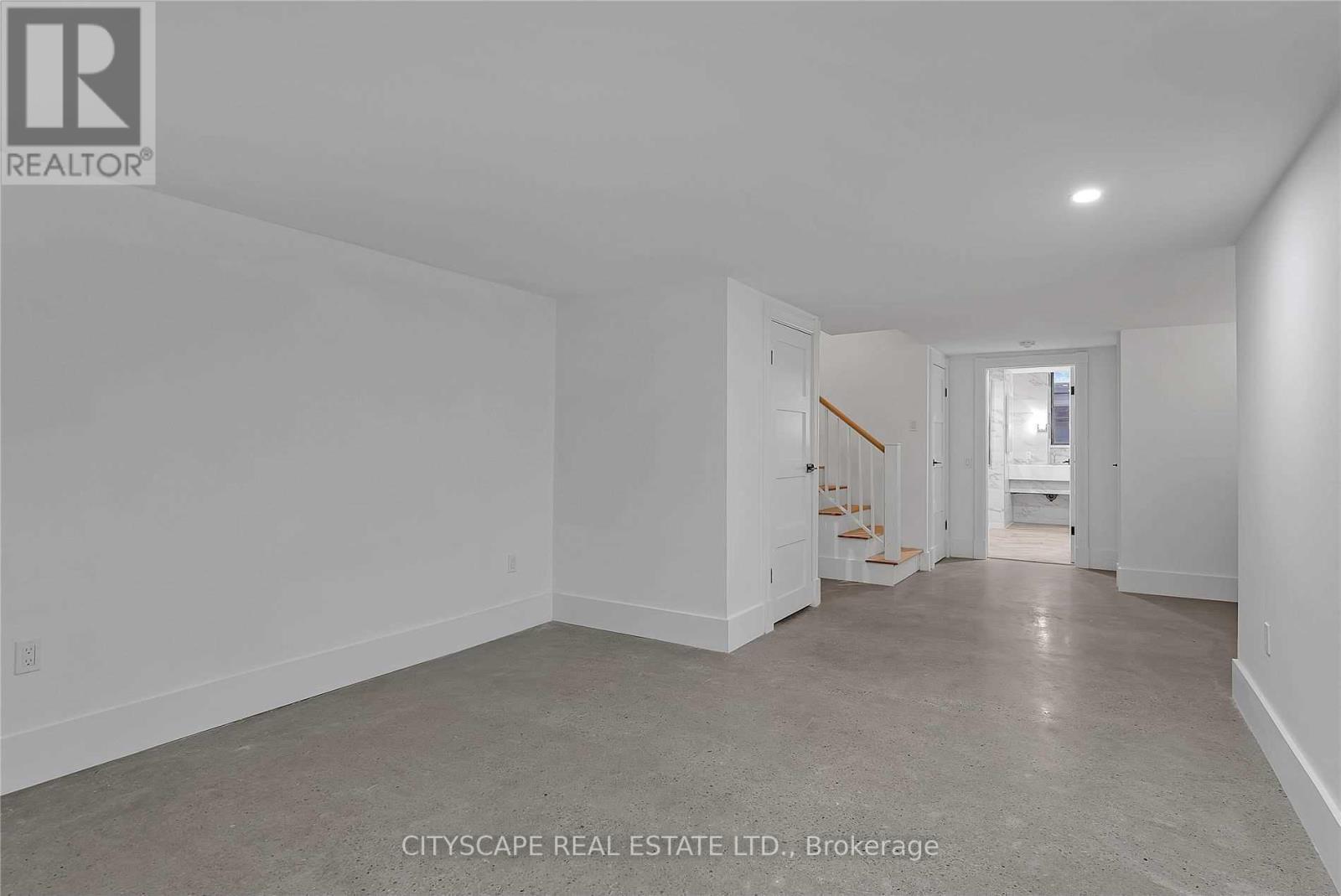 #2 Upper - 180 Strachan Avenue, Toronto, Ontario  M6J 2S9 - Photo 24 - C13710770
