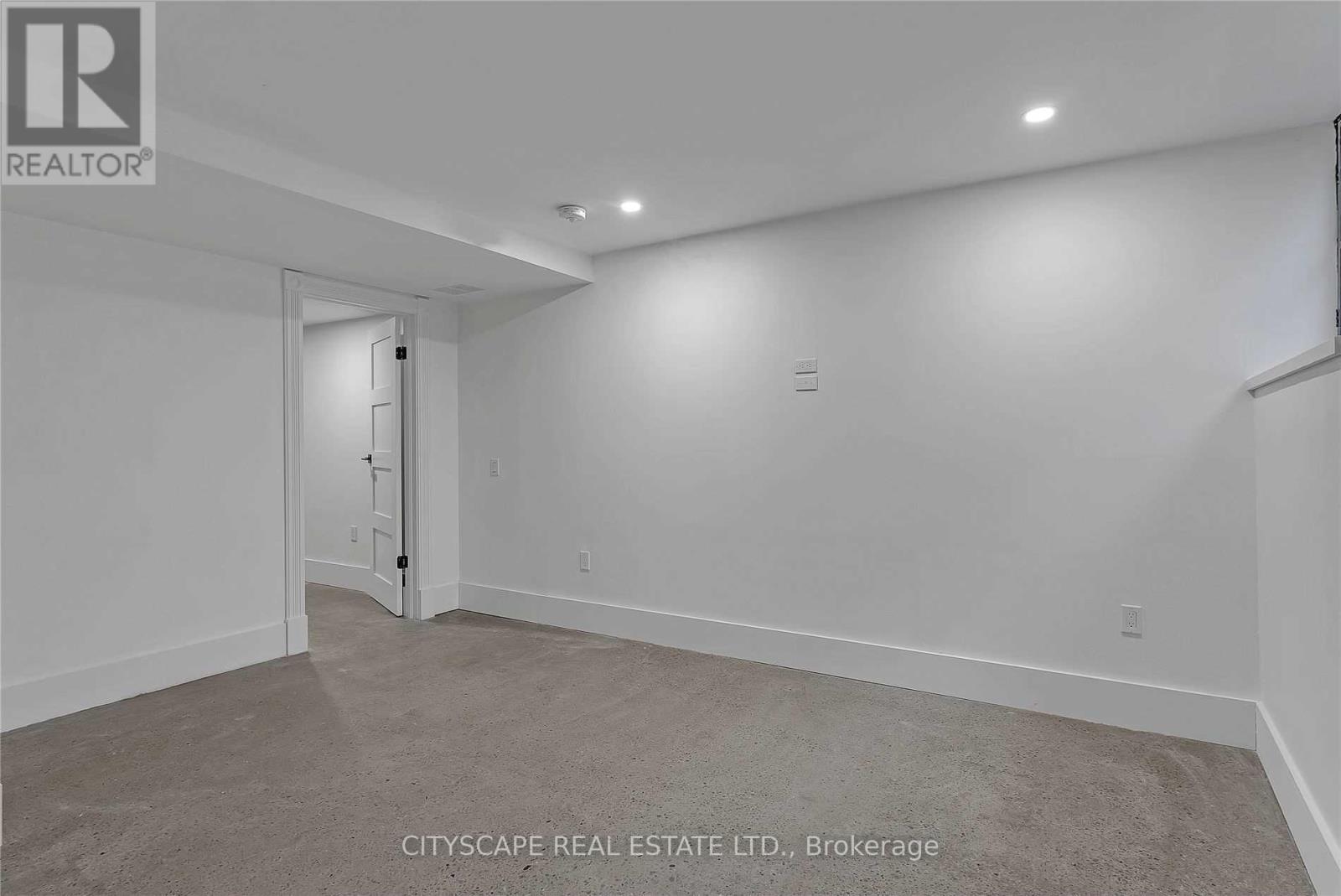 #2 Upper - 180 Strachan Avenue, Toronto, Ontario  M6J 2S9 - Photo 27 - C13710770