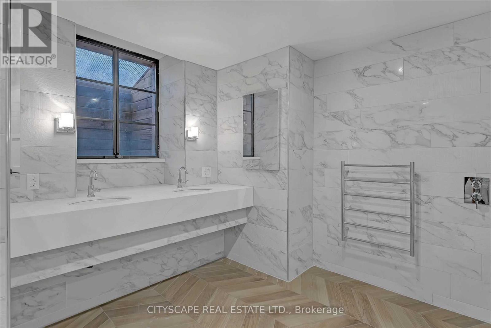 #2 Upper - 180 Strachan Avenue, Toronto, Ontario  M6J 2S9 - Photo 28 - C13710770