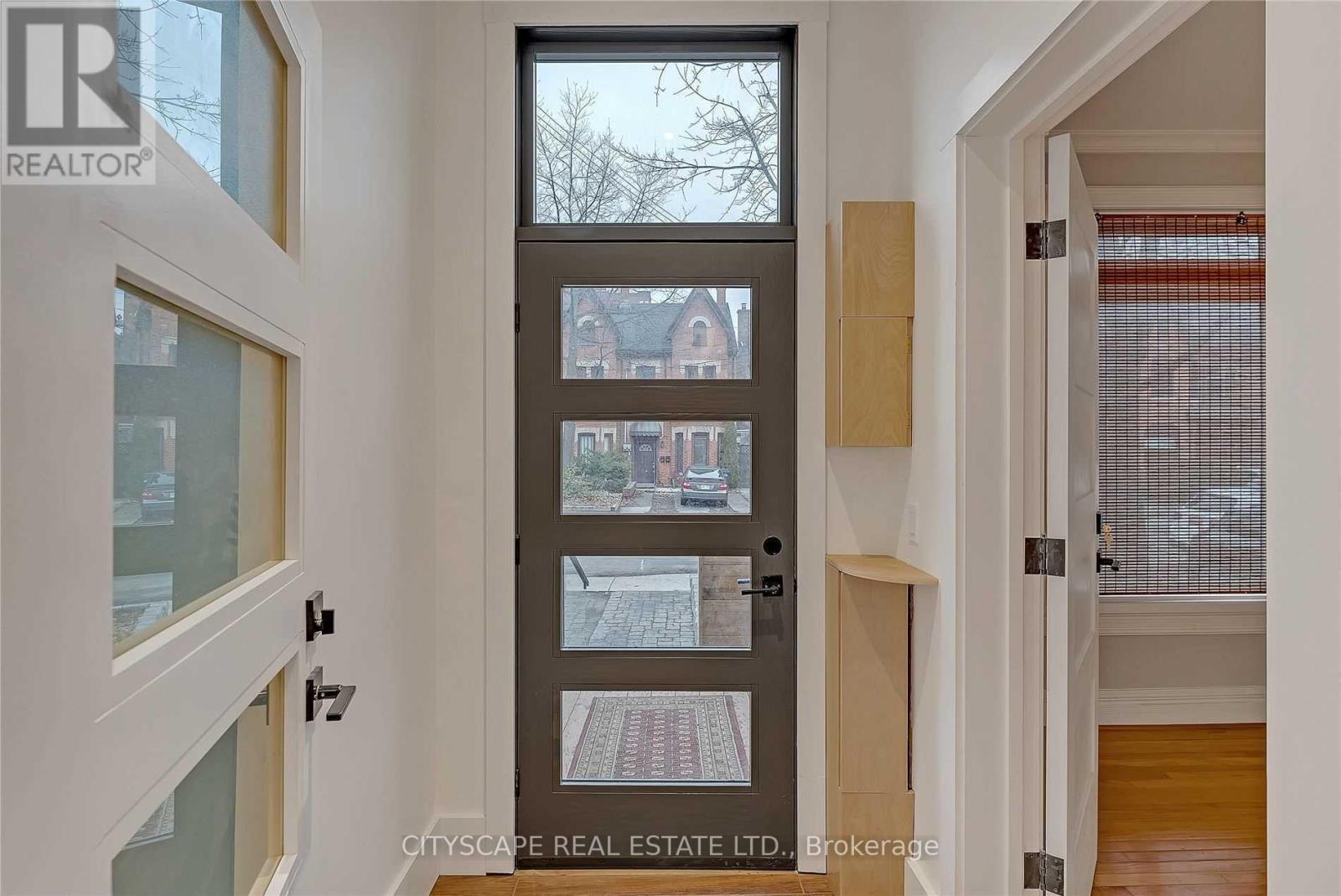 #2 Upper - 180 Strachan Avenue, Toronto, Ontario  M6J 2S9 - Photo 3 - C13710770