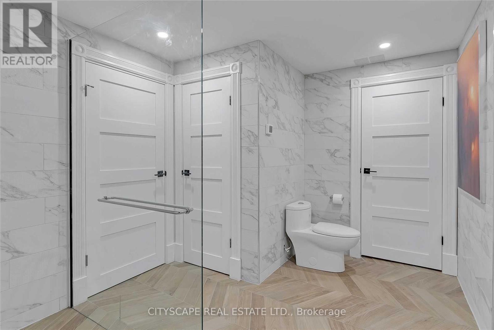 #2 Upper - 180 Strachan Avenue, Toronto, Ontario  M6J 2S9 - Photo 30 - C13710770