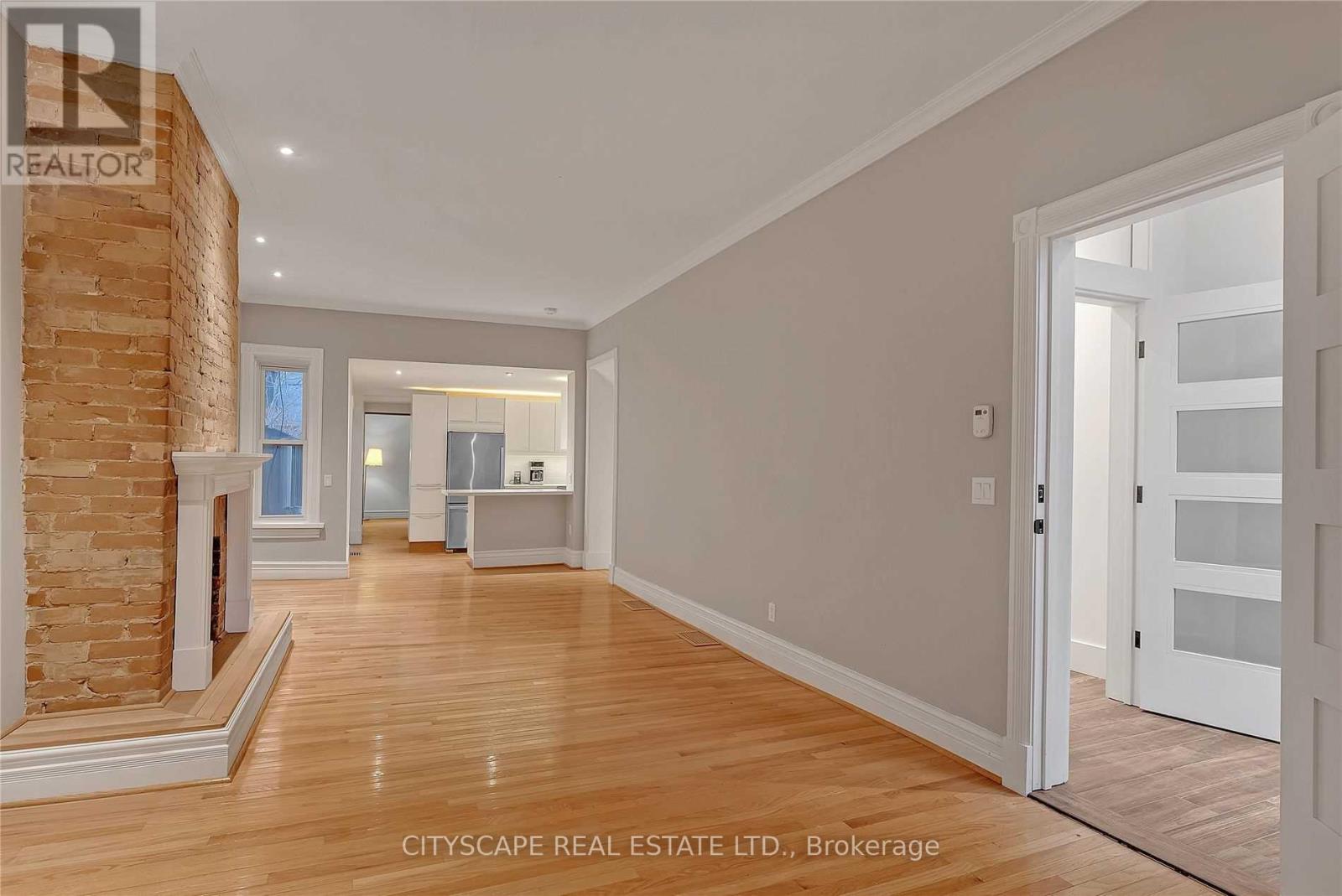 #2 Upper - 180 Strachan Avenue, Toronto, Ontario  M6J 2S9 - Photo 5 - C13710770