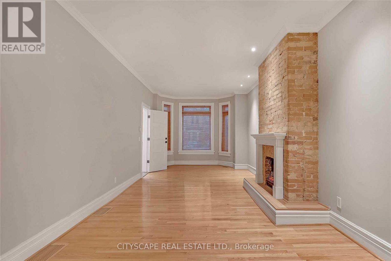 #2 Upper - 180 Strachan Avenue, Toronto, Ontario  M6J 2S9 - Photo 6 - C13710770