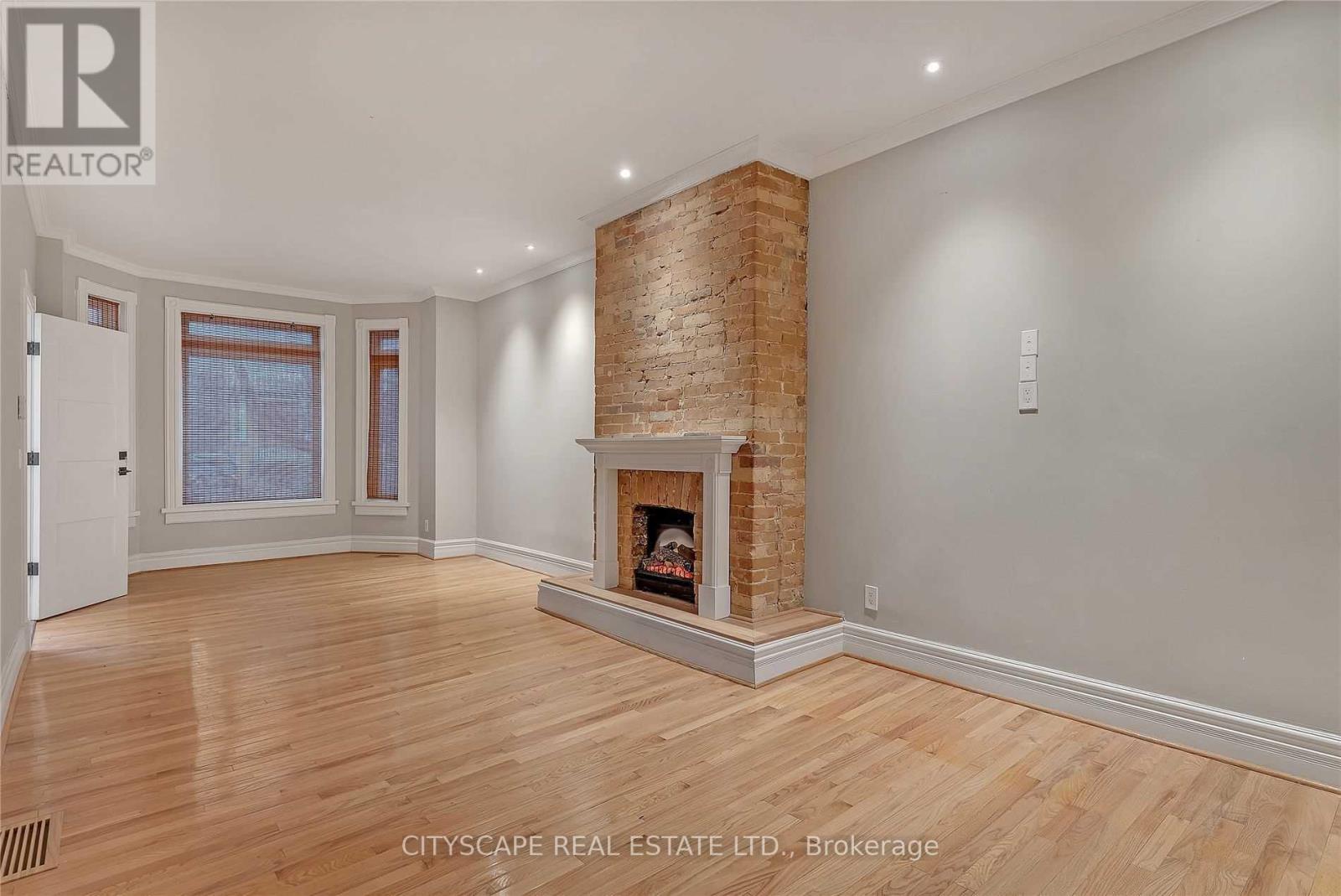 #2 Upper - 180 Strachan Avenue, Toronto, Ontario  M6J 2S9 - Photo 7 - C13710770