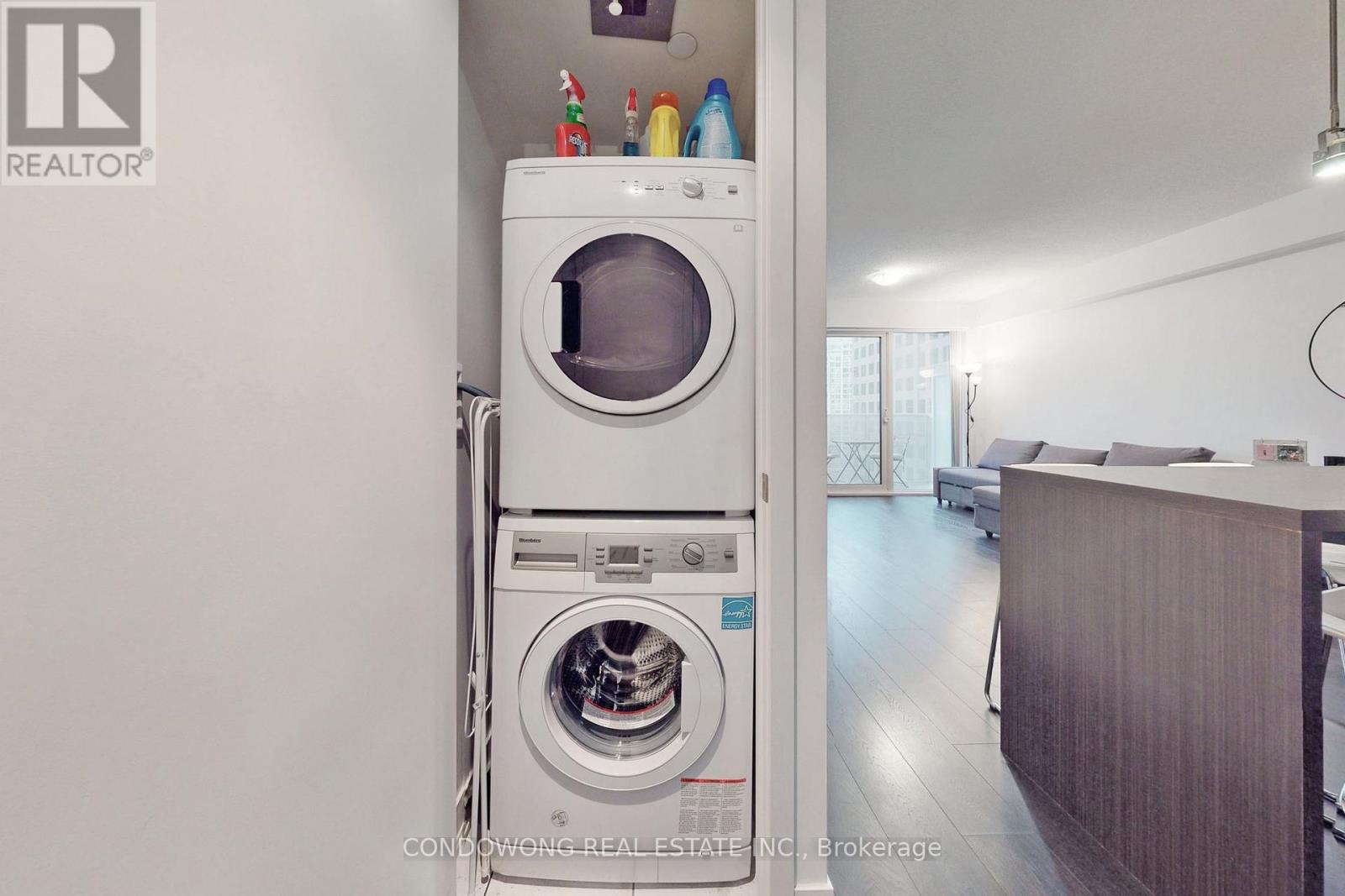 1006 - 88 Harbour Street, Toronto, Ontario  M5J 0C3 - Photo 10 - C13710796
