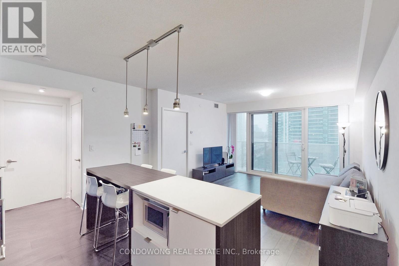 1006 - 88 Harbour Street, Toronto, Ontario  M5J 0C3 - Photo 2 - C13710796