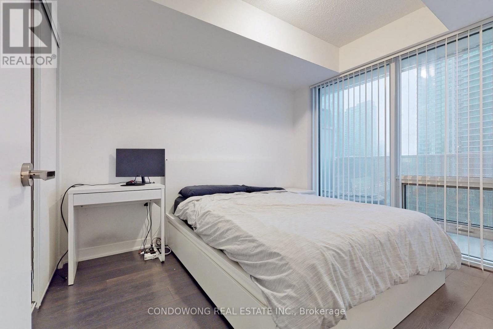1006 - 88 Harbour Street, Toronto, Ontario  M5J 0C3 - Photo 6 - C13710796