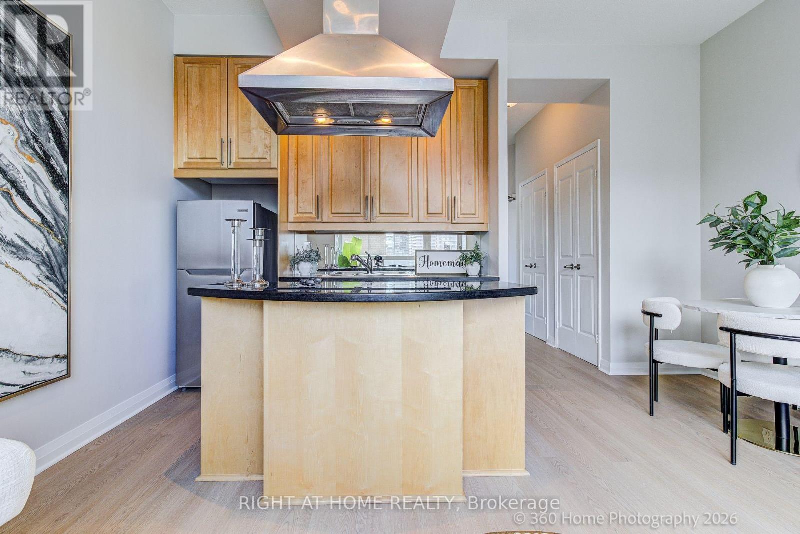 1907 - 1121 Bay Street, Toronto, Ontario  M5S 2B3 - Photo 13 - C13710846