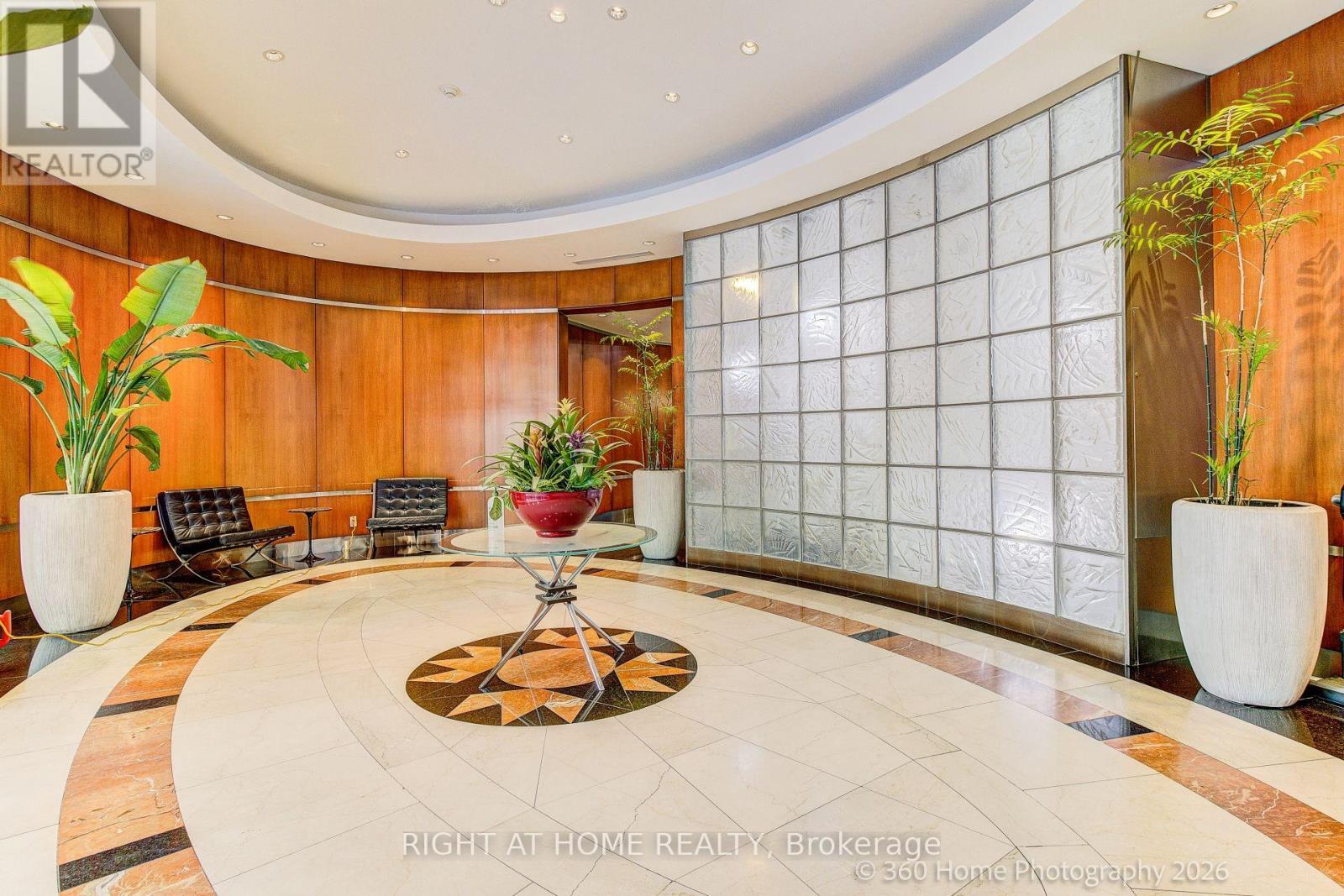 1907 - 1121 Bay Street, Toronto, Ontario  M5S 2B3 - Photo 3 - C13710846