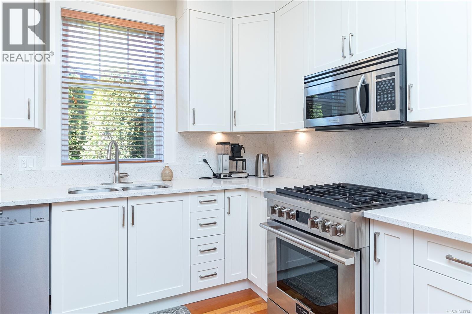 376 Sylvia St, Victoria, British Columbia  V8V 1C6 - Photo 15 - 1047774