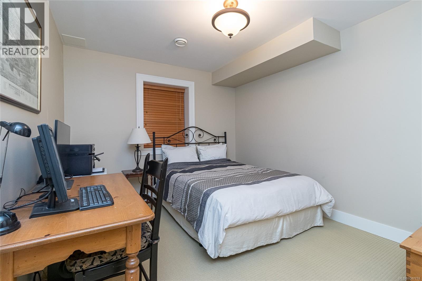 376 Sylvia St, Victoria, British Columbia  V8V 1C6 - Photo 27 - 1047774