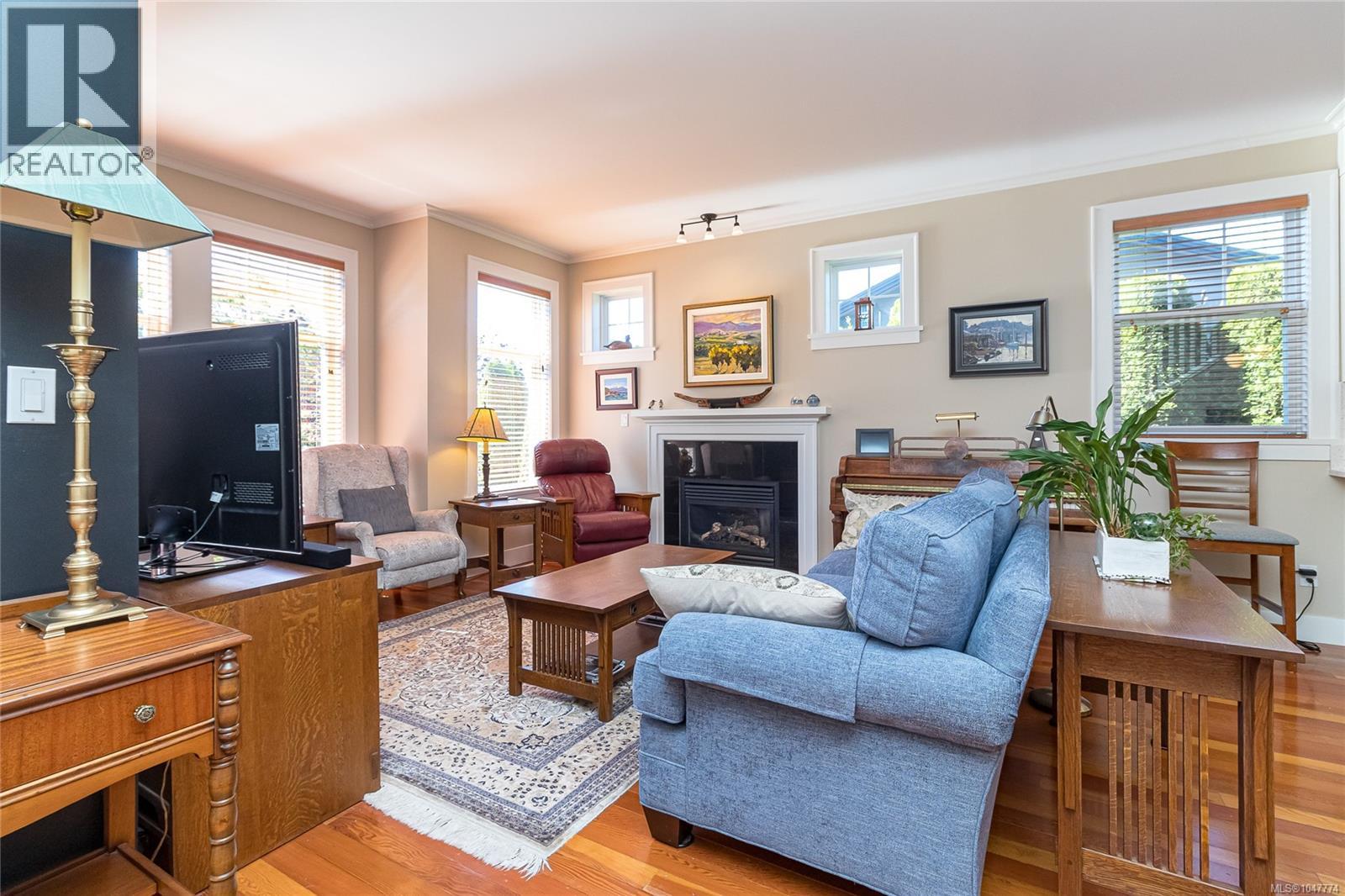376 Sylvia St, Victoria, British Columbia  V8V 1C6 - Photo 9 - 1047774
