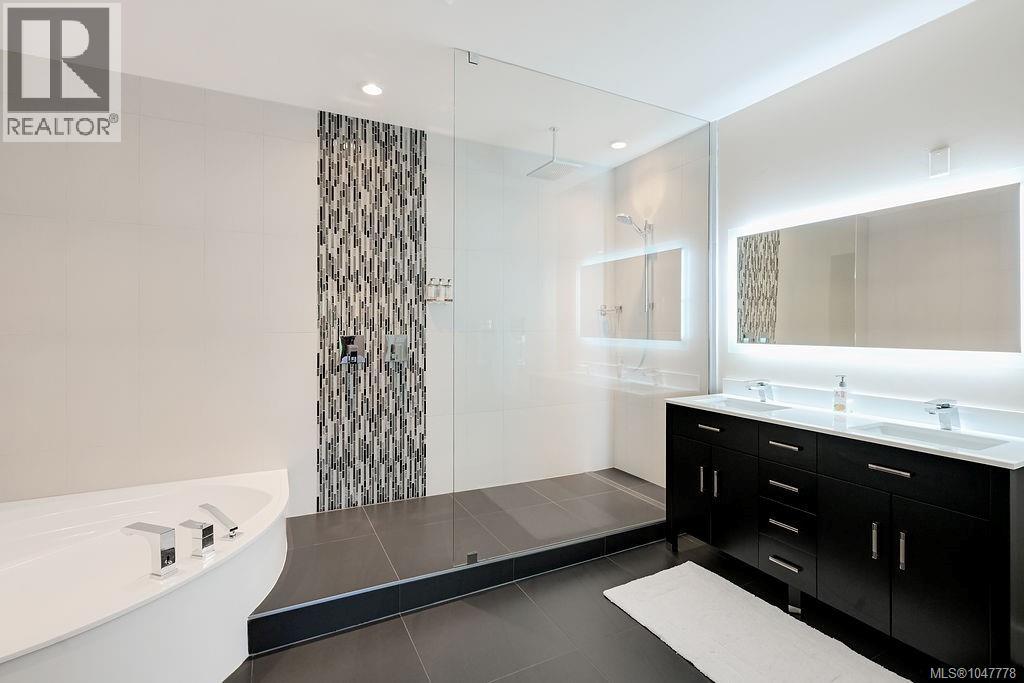105 2245 James White Blvd, Sidney, British Columbia  V8L 1Z5 - Photo 36 - 1047778