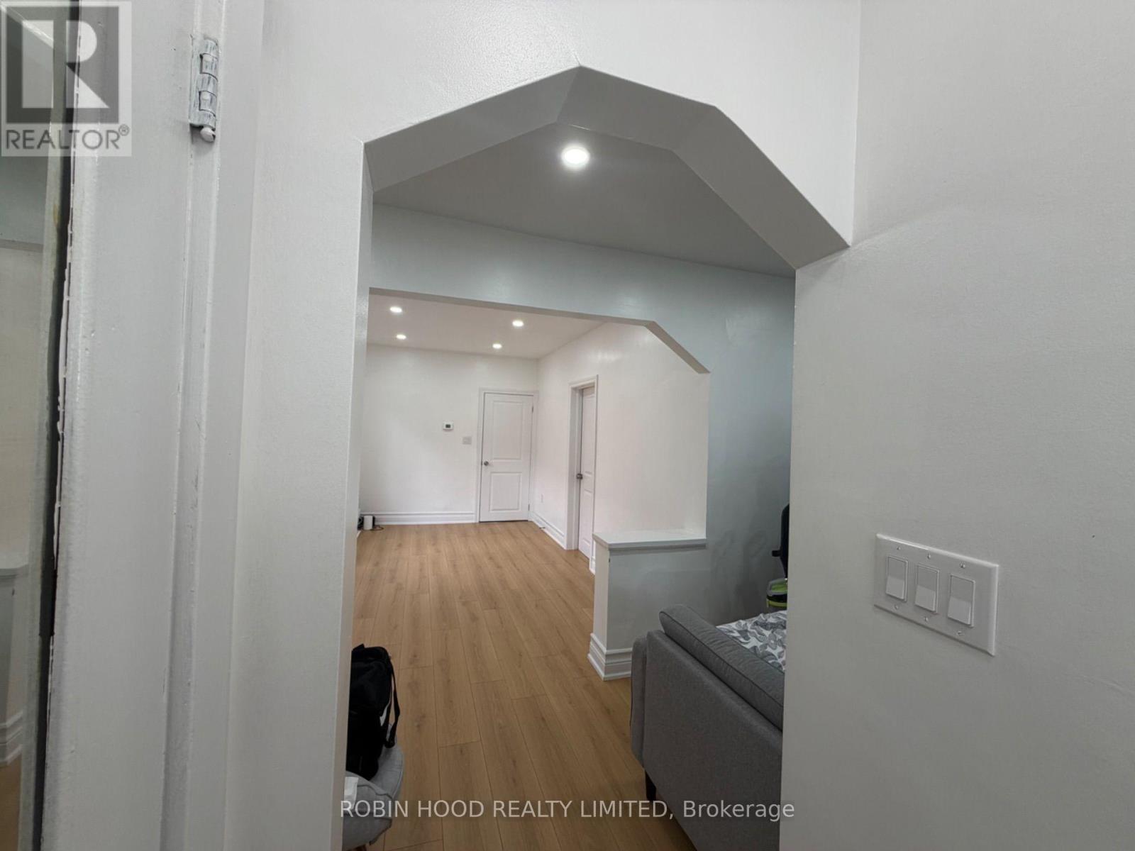 329 O'connor Drive, Toronto, Ontario  M4J 2V2 - Photo 5 - E13710690