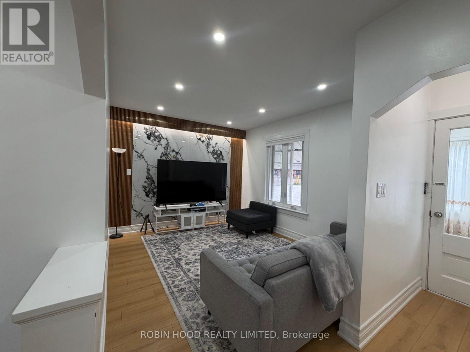 329 O'connor Drive, Toronto, Ontario  M4J 2V2 - Photo 8 - E13710690