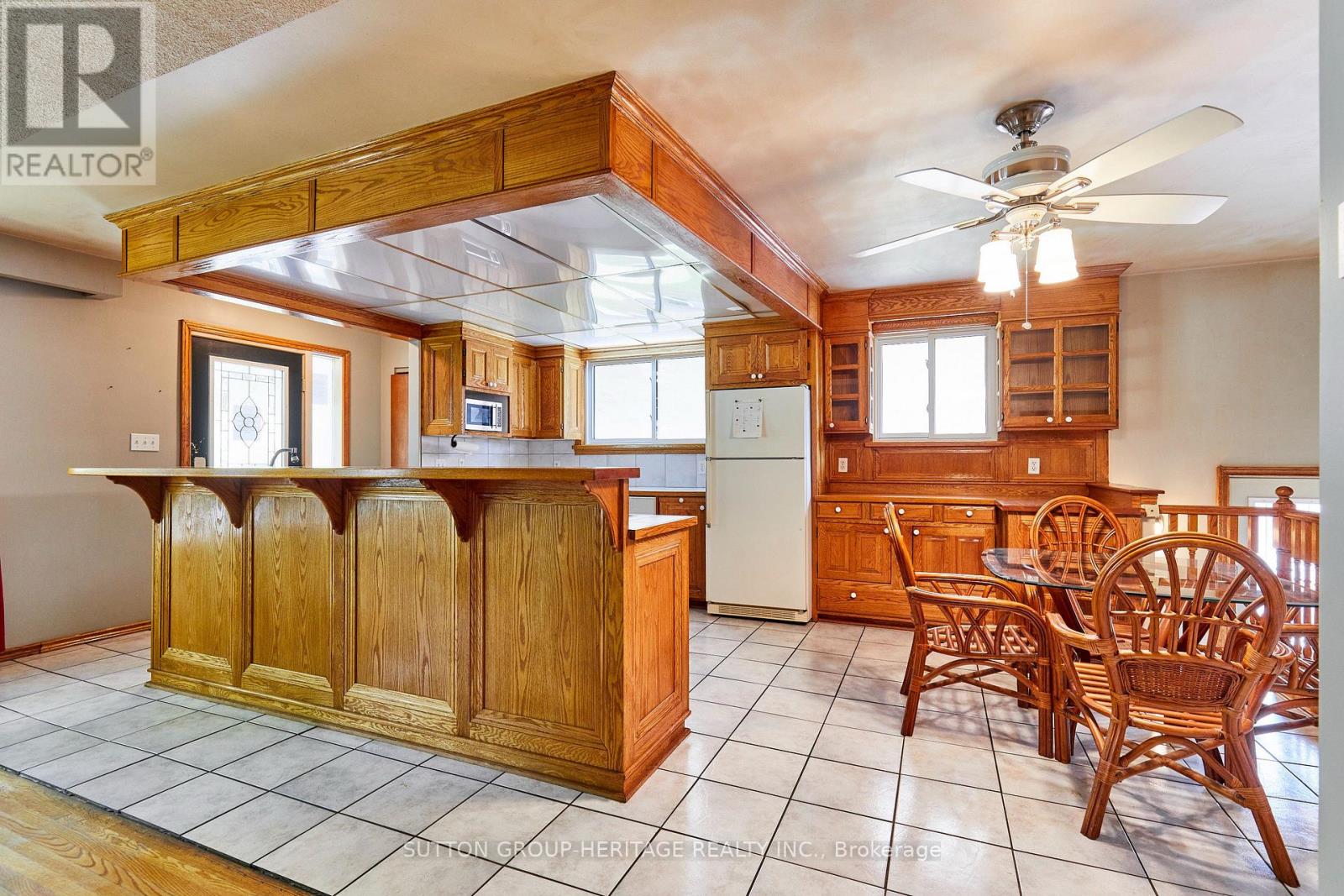 208 Farewell Street, Oshawa, Ontario  L1H 6L7 - Photo 11 - E13710758