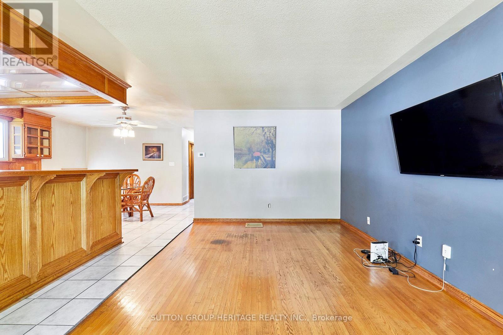 208 Farewell Street, Oshawa, Ontario  L1H 6L7 - Photo 13 - E13710758