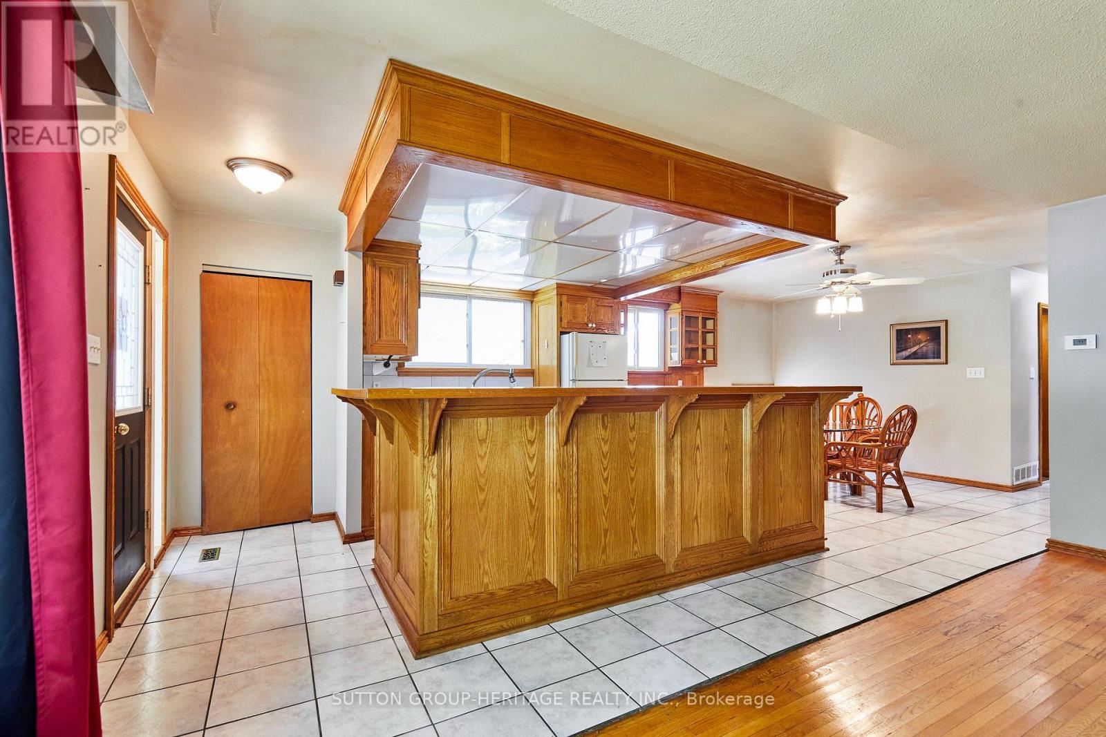 208 Farewell Street, Oshawa, Ontario  L1H 6L7 - Photo 4 - E13710758