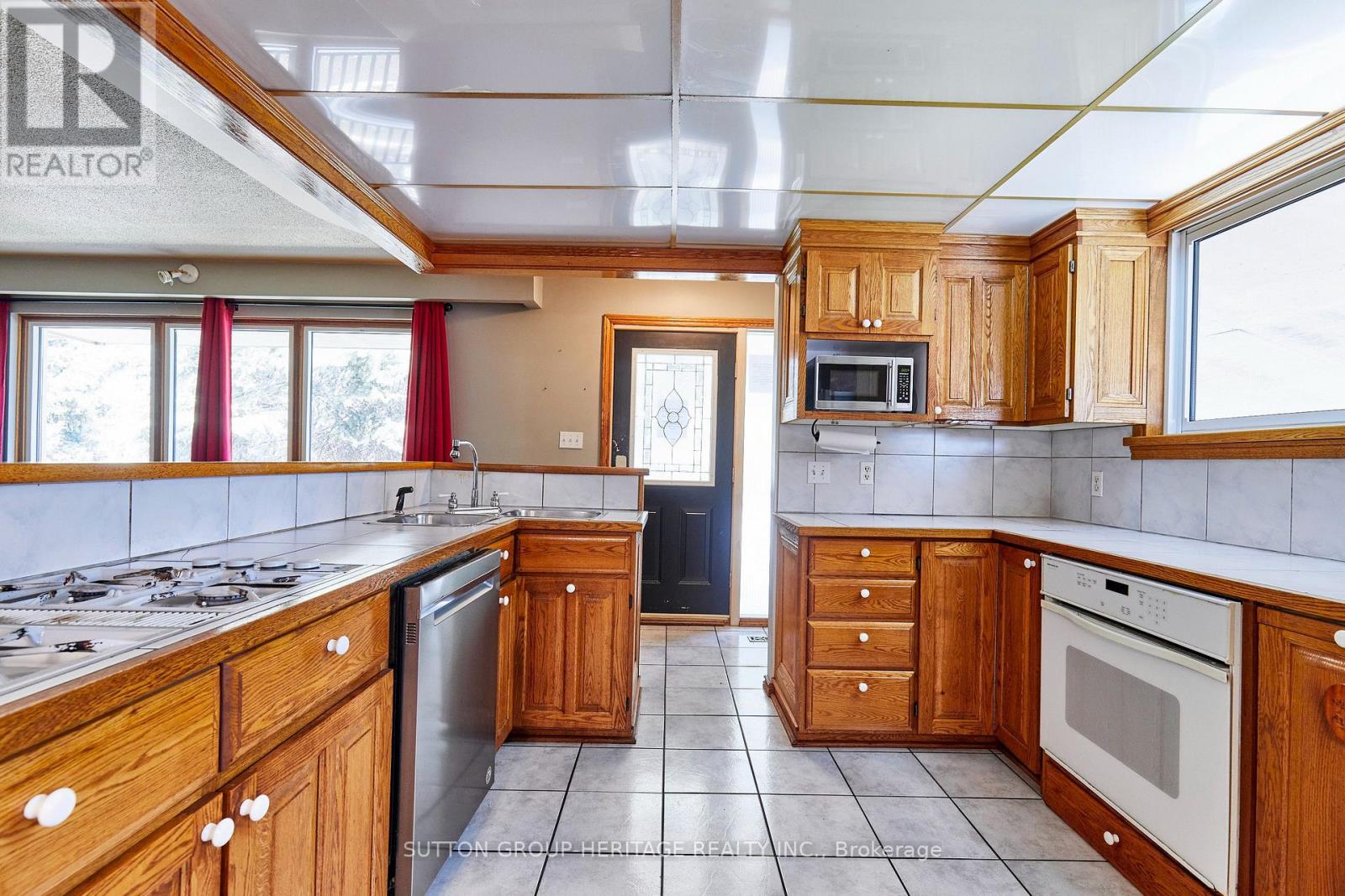 208 Farewell Street, Oshawa, Ontario  L1H 6L7 - Photo 7 - E13710758