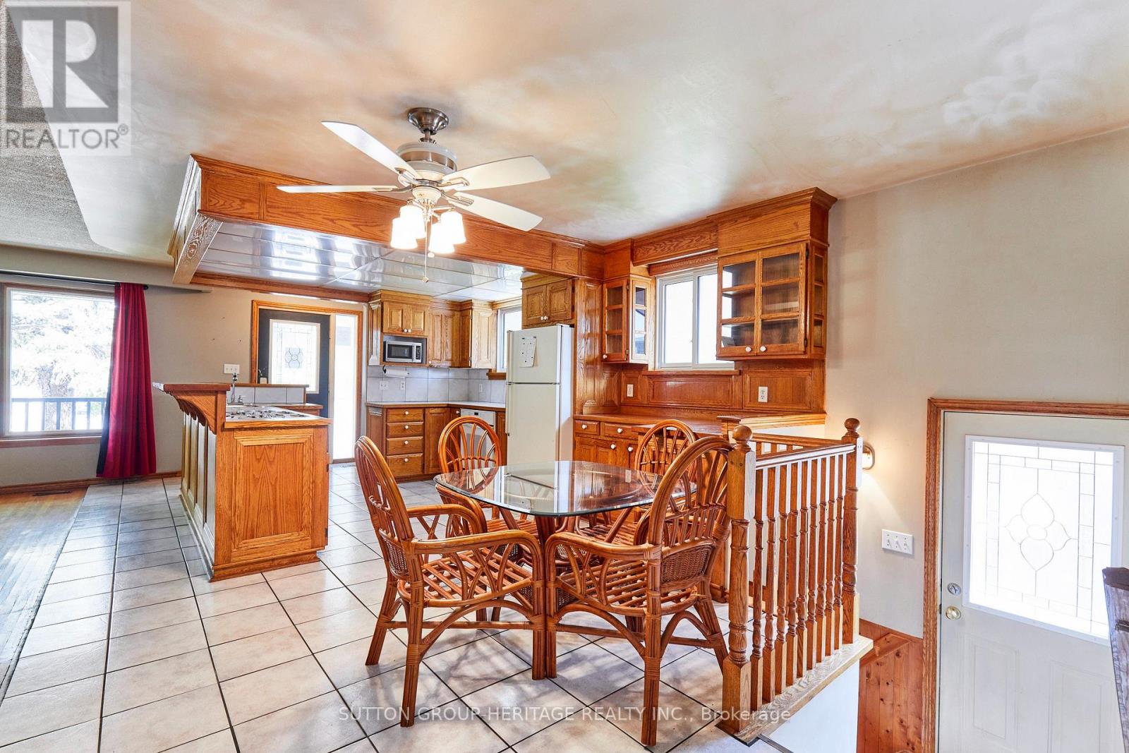 208 Farewell Street, Oshawa, Ontario  L1H 6L7 - Photo 8 - E13710758