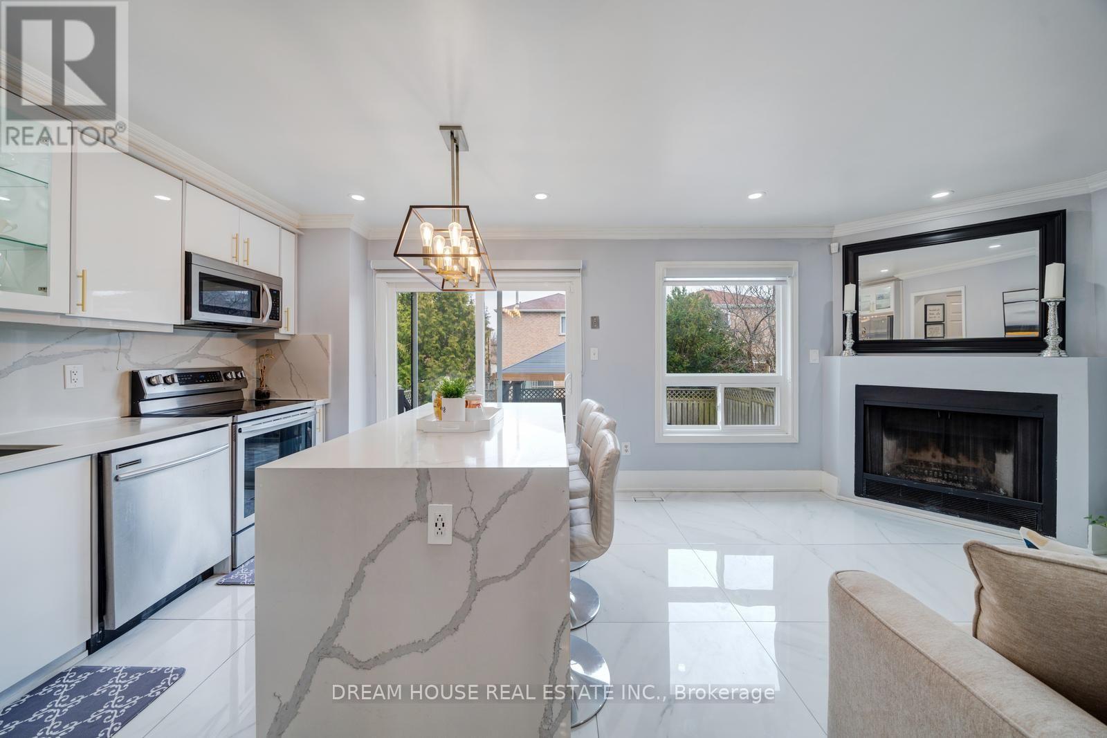 73 Hewitt Crescent, Ajax, Ontario  L1S 7B4 - Photo 14 - E13710762