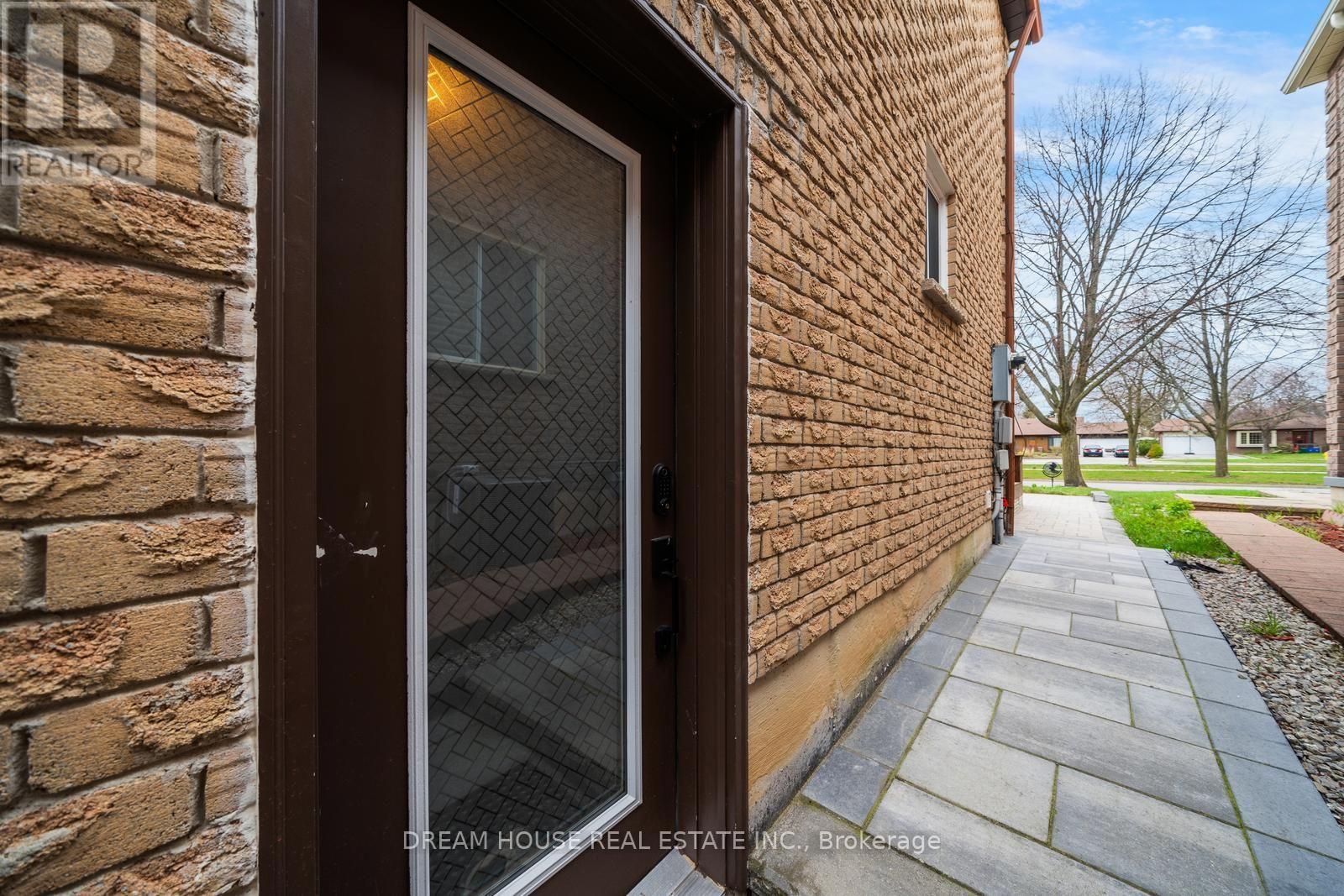 73 Hewitt Crescent, Ajax, Ontario  L1S 7B4 - Photo 43 - E13710762