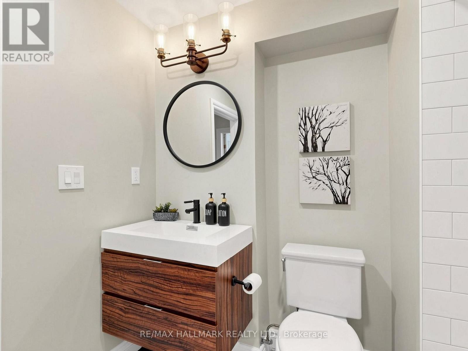 108 Knox Avenue, Toronto, Ontario  M4L 2P2 - Photo 30 - E13710772